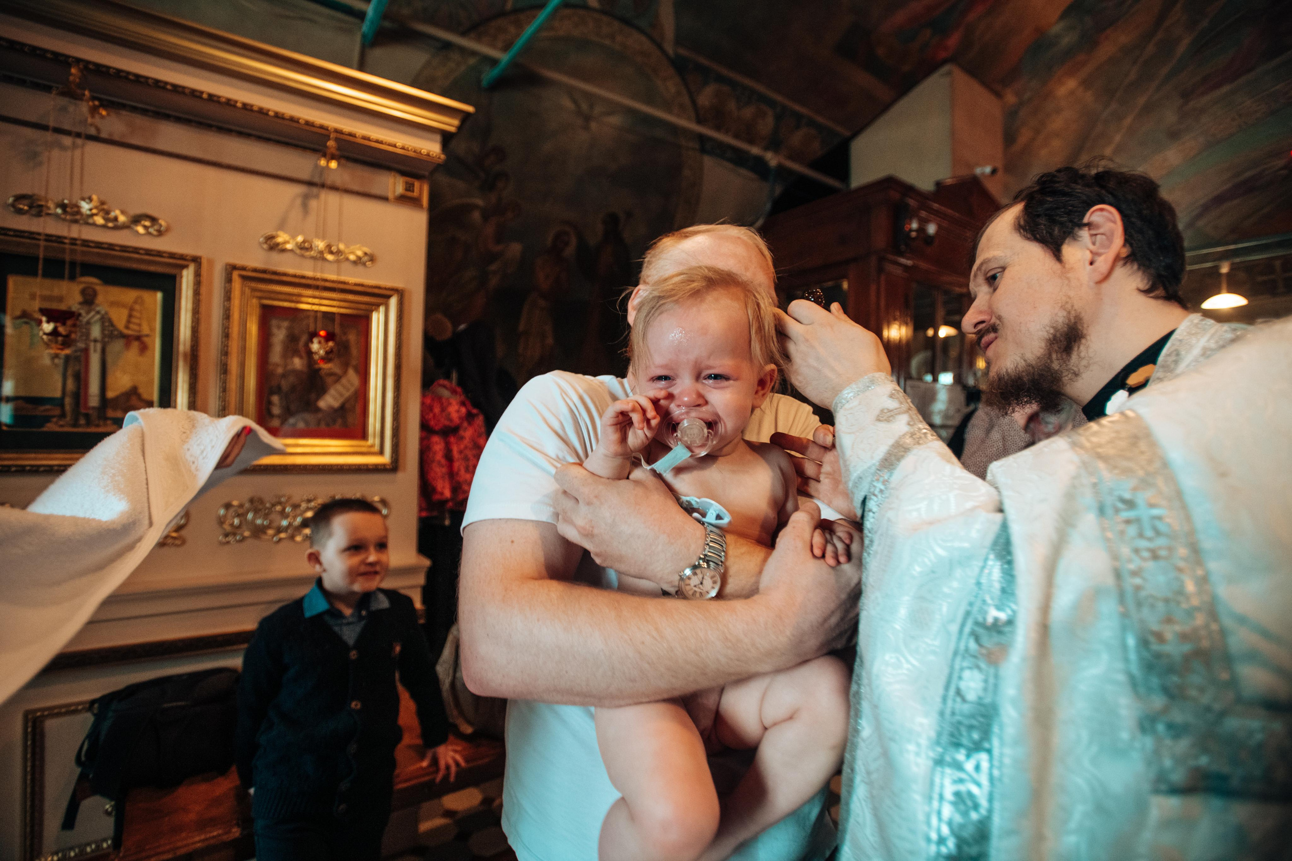 Крещение Веры. Фотограф Алла Елисеева