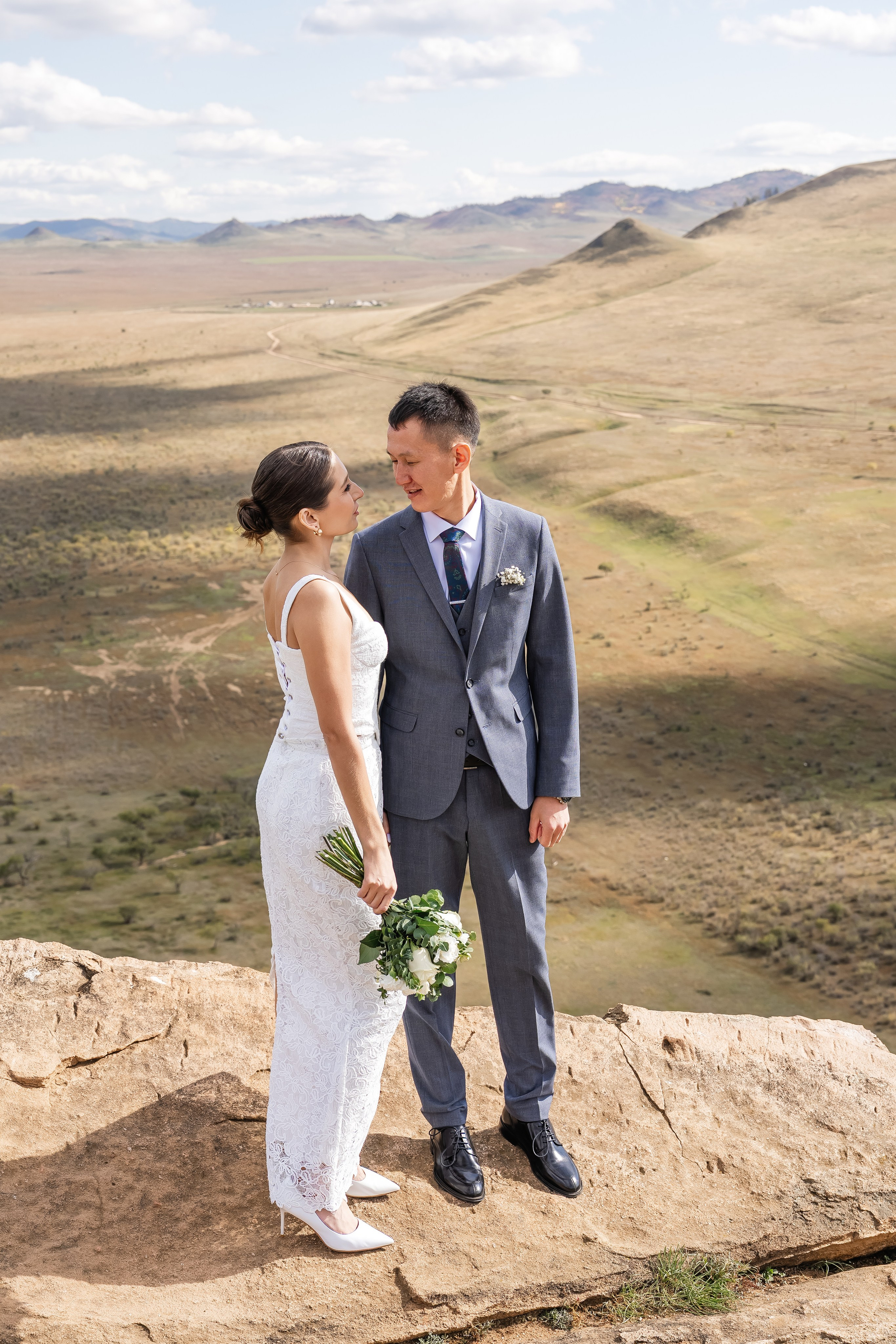 Сентябрь. Фотограф и видеограф в Улан-Удэ: Аюна Габагуева и Артём Шаханов