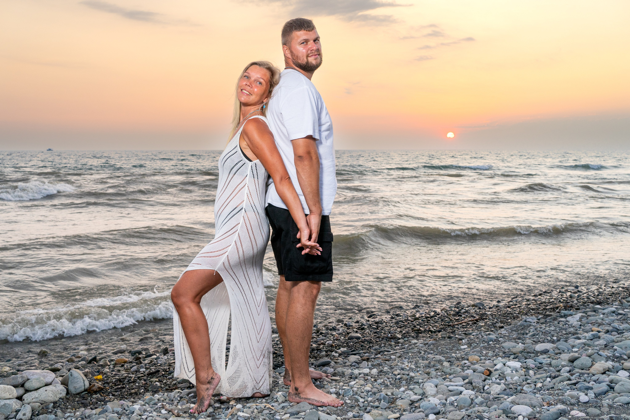 Семейная фотосессия на пляже. Фотограф в Сочи Тиунова Маргарита и Тиунов Евгений