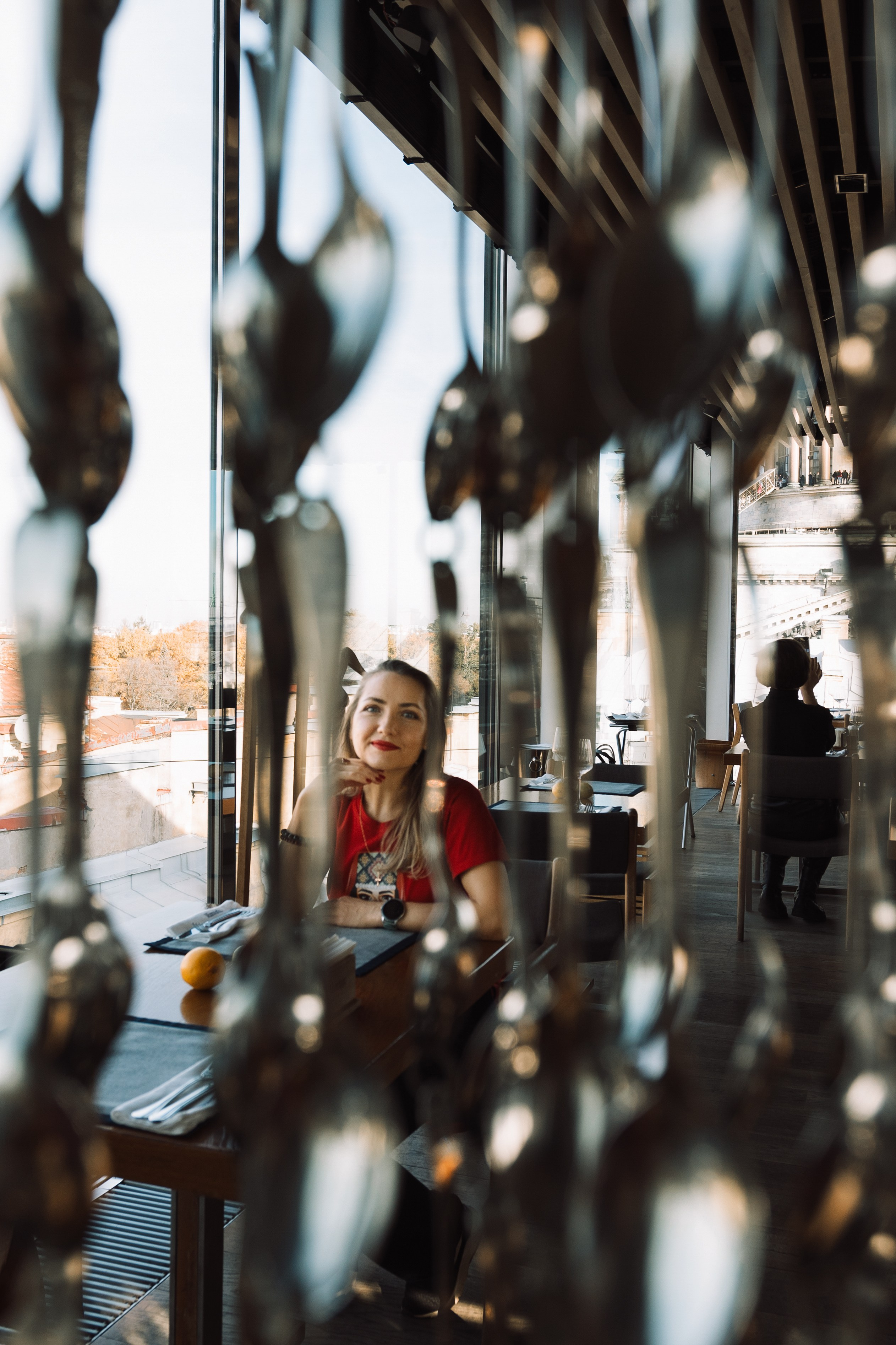 Наташа в Зазеркалье. Зеркальный дворик. Портфолио