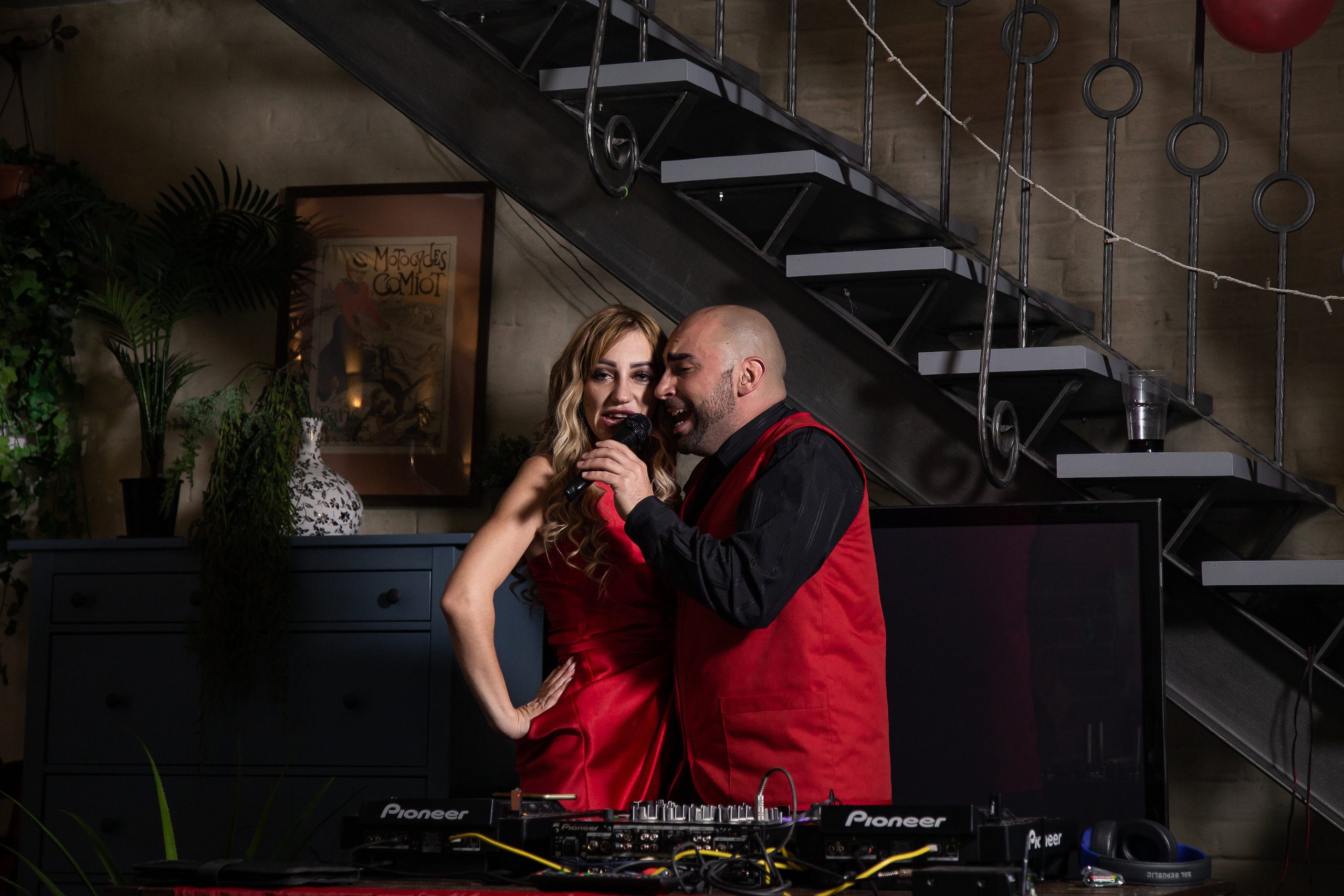 Красно-черная вечеринка. Свадебный Семейный Репортажный фотограф в Москве