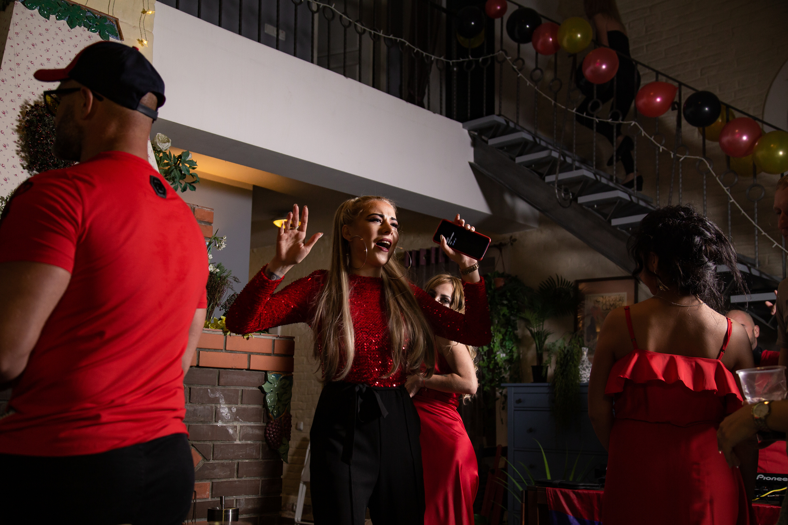 Красно-черная вечеринка. Свадебный Семейный Репортажный фотограф в Москве