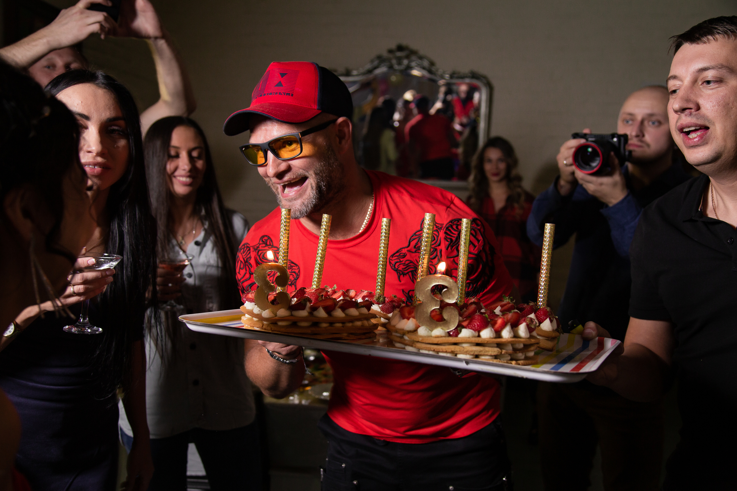 Красно-черная вечеринка. Свадебный Семейный Репортажный фотограф в Москве