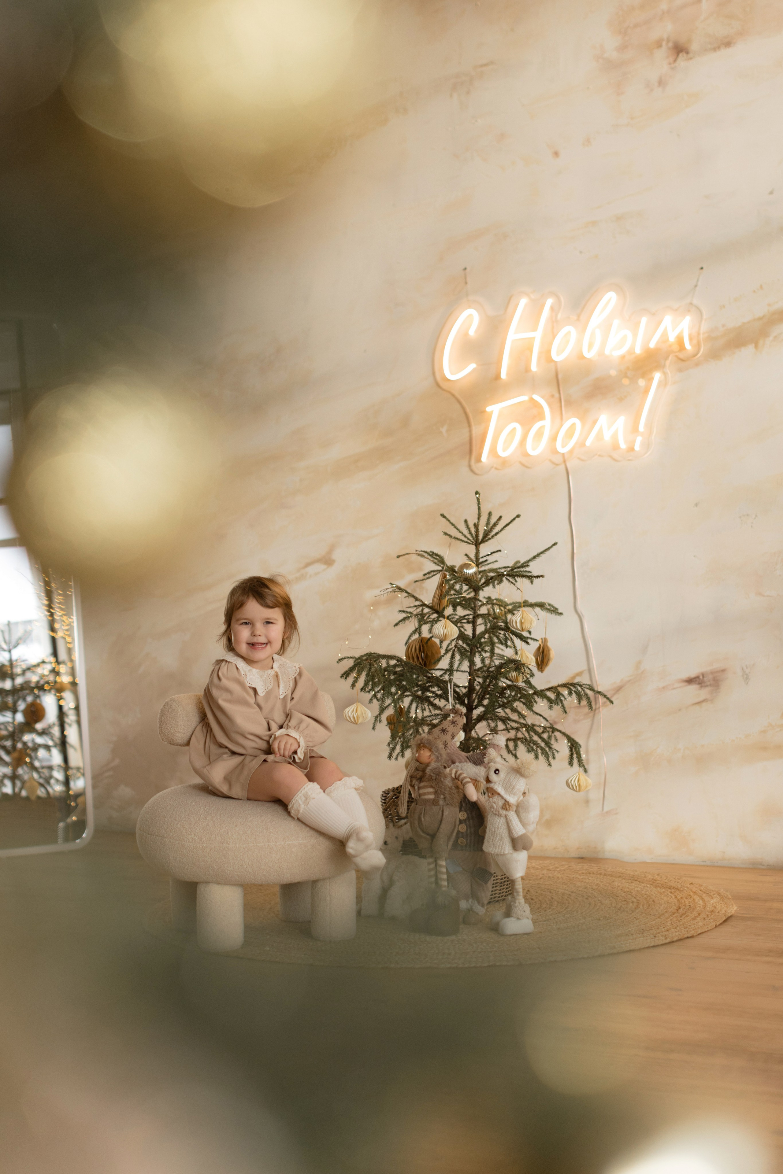 Новогодняя съемка в Мун (зал Семейный). Фотограф беременности и новорожденных в Красноярске Вета Ланская