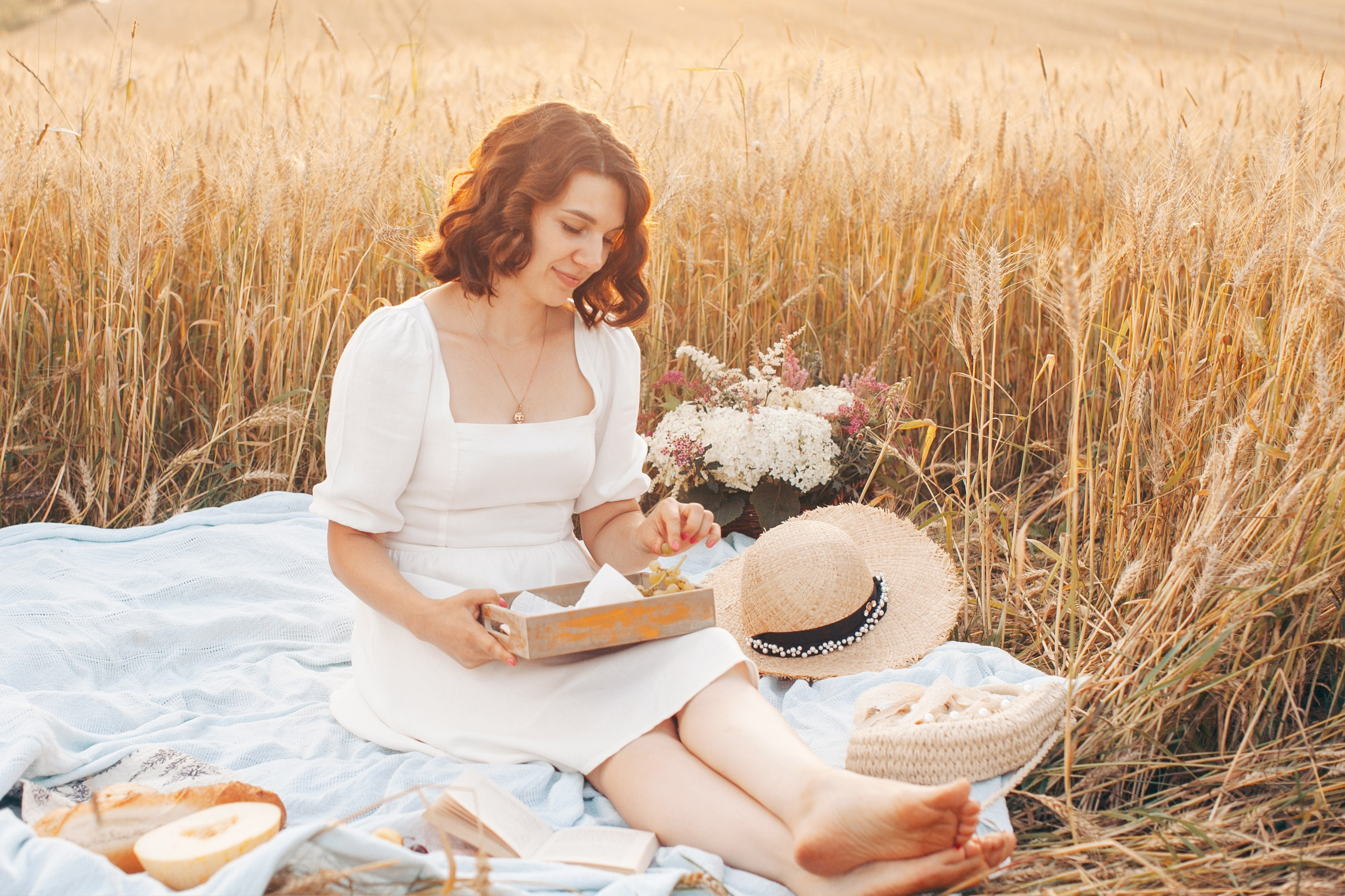 Семейная фотосессия в поле на закате. Фотограф Ольга Ефремова