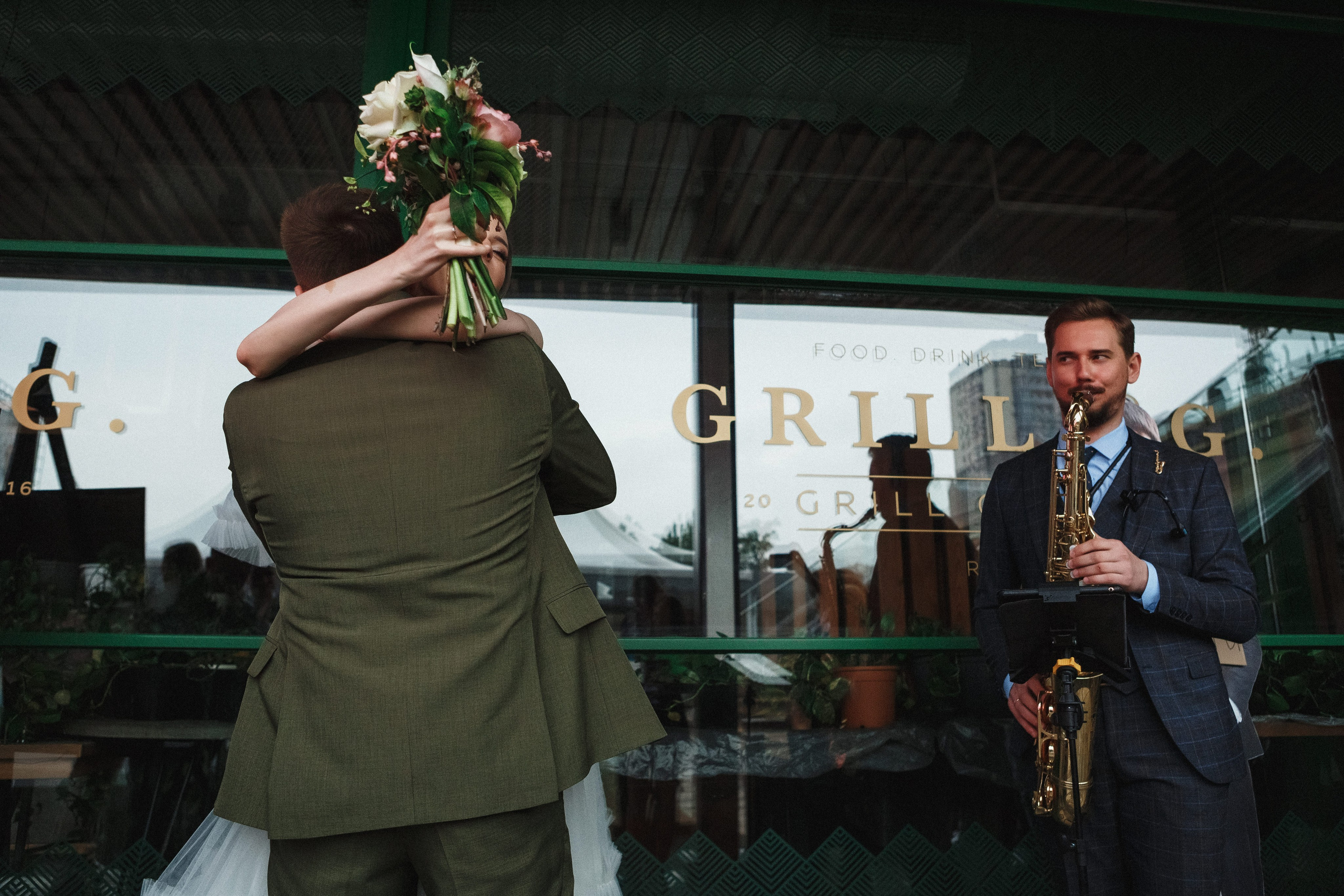 Моменты: Съёмка букета невесты в ТРЦ Большой, Ростов-на-Дону. Свадебный и семейный фотограф в Таганроге Бакарюк Антон