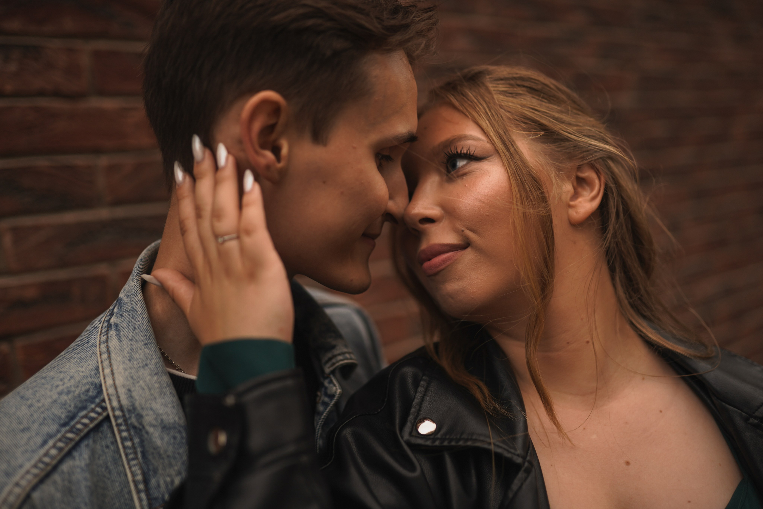 За малиновым солнцем