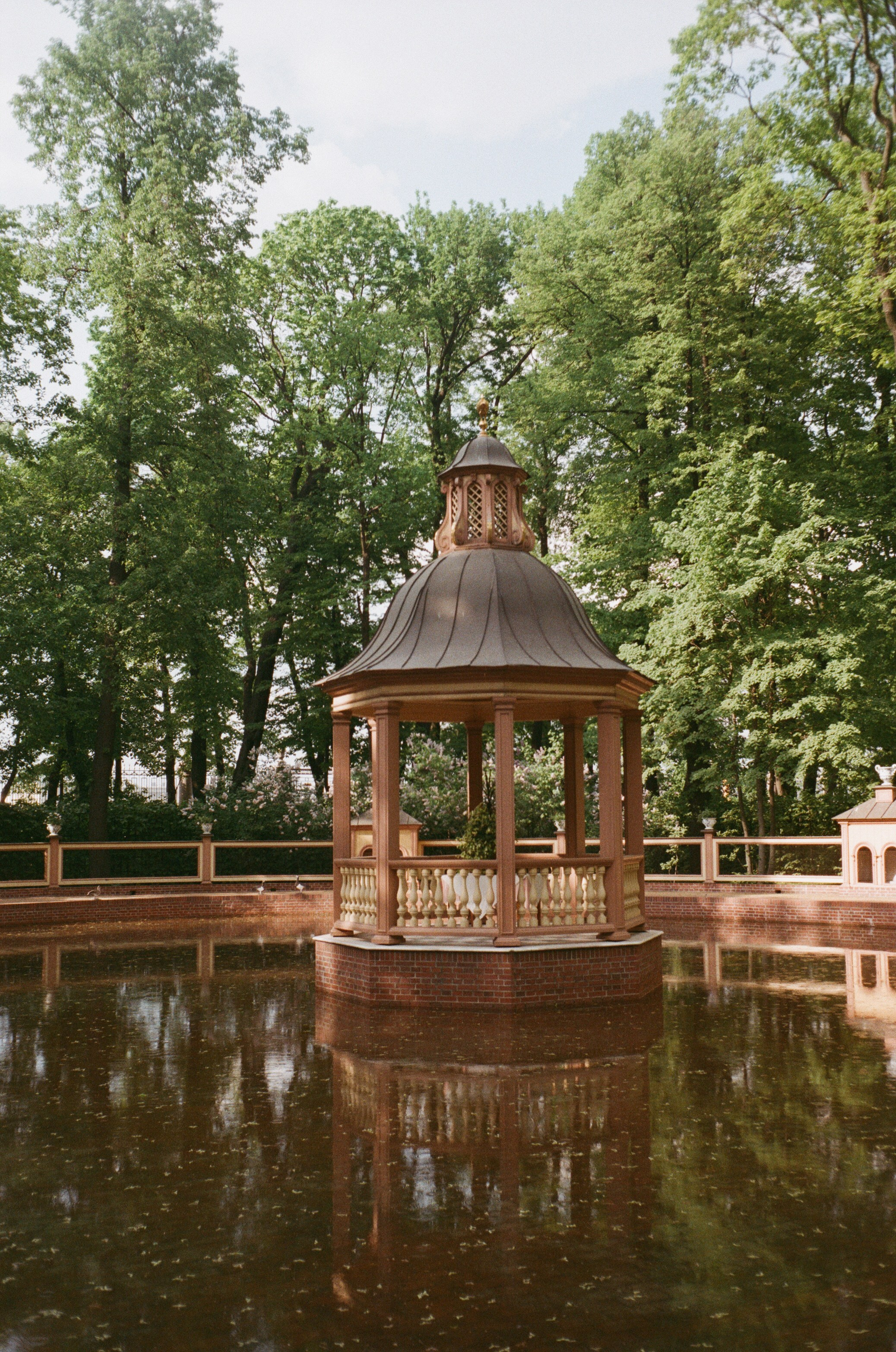 Прогулка по Питеру после отраслевой конференции / Minox 35GT