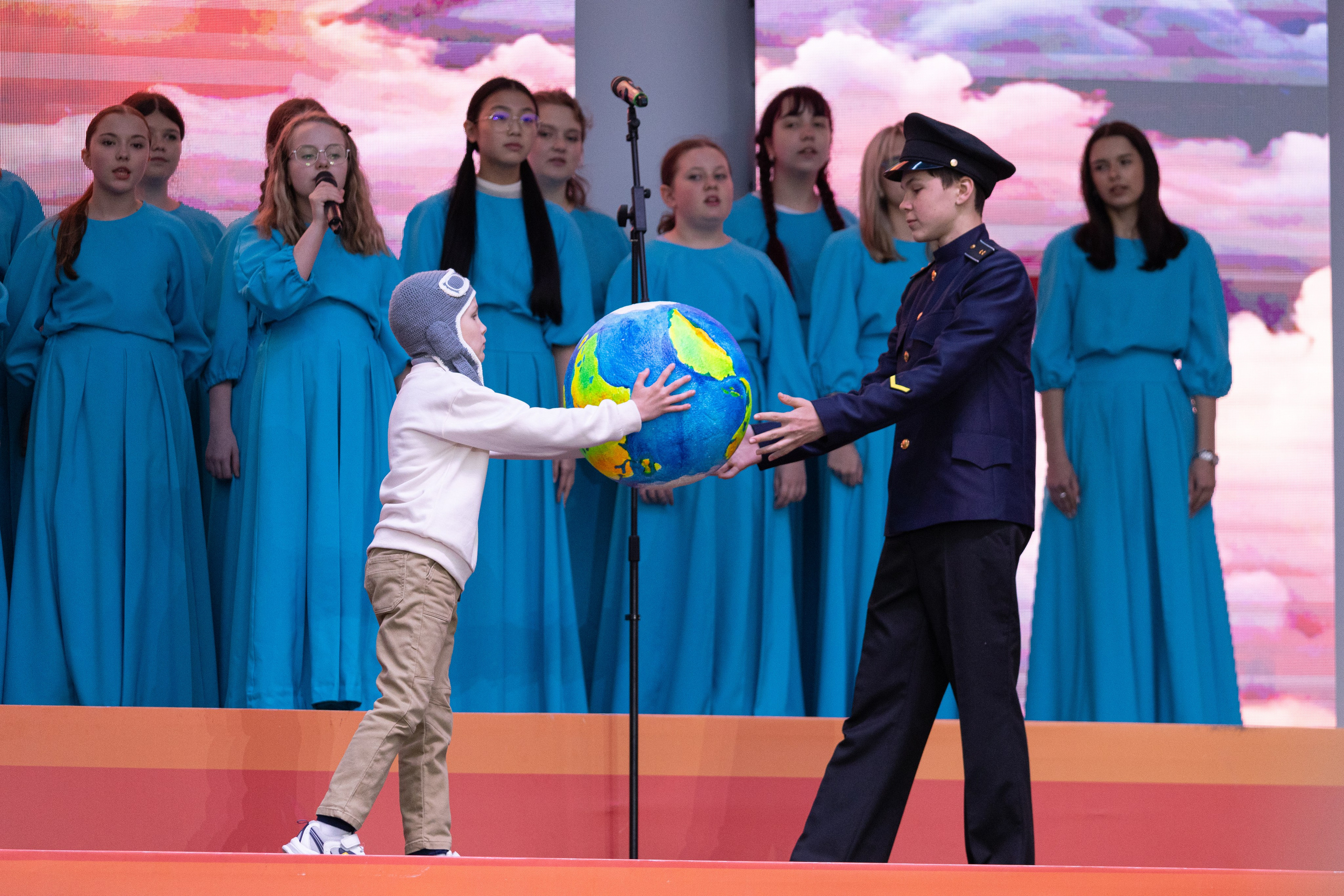 9 мая, выступления 2025 г. Олег Катакинов| Репортажный фотограф в городе у моря (Владивосток)