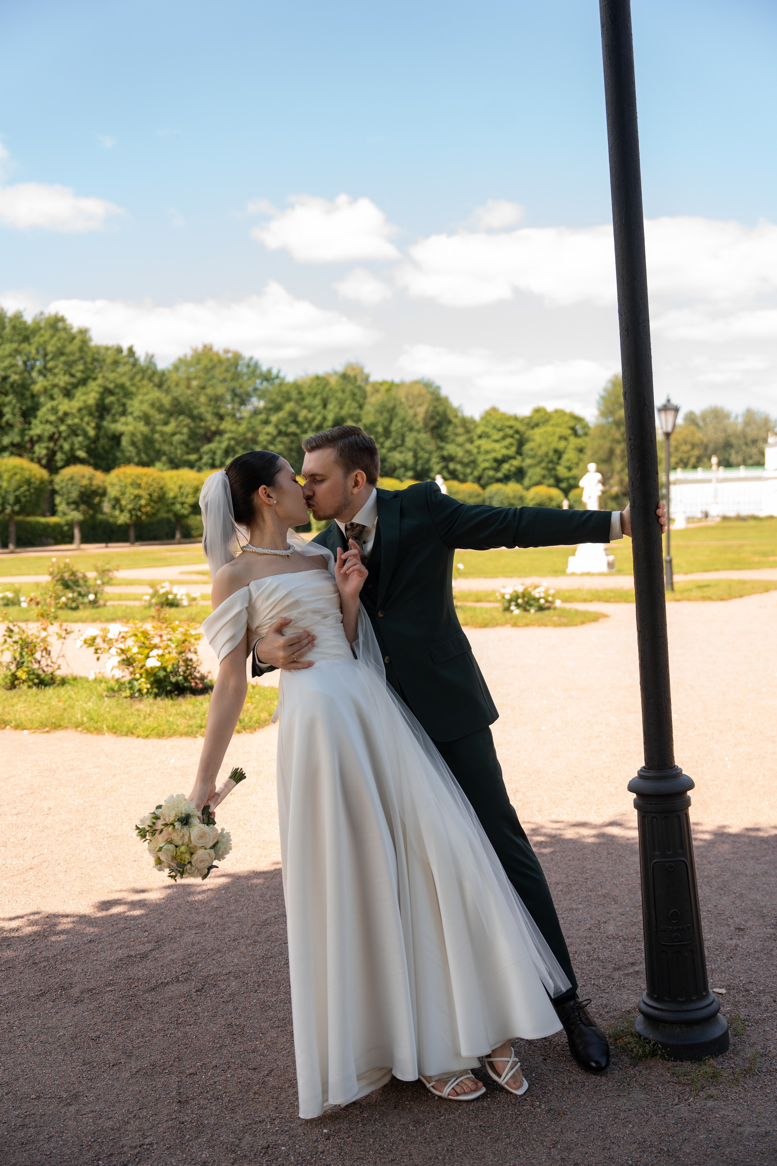 Влад и Илина в Кусково. Свадебный фотограф в Москве Анна Полушина