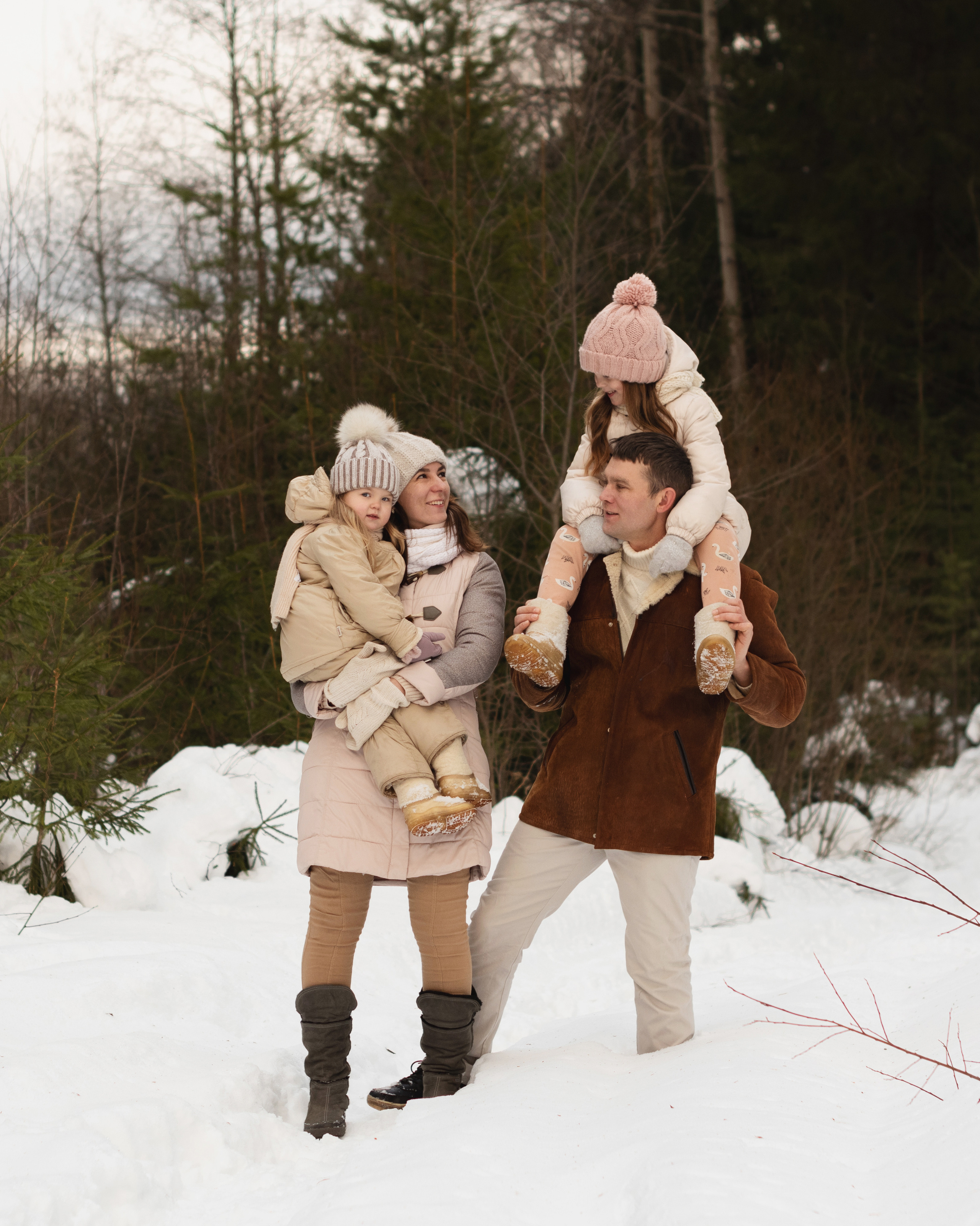 Семейная фотосессия в фотостудии Санкт-Петербург. Фотограф Санкт-Петербург Конюхова Мария