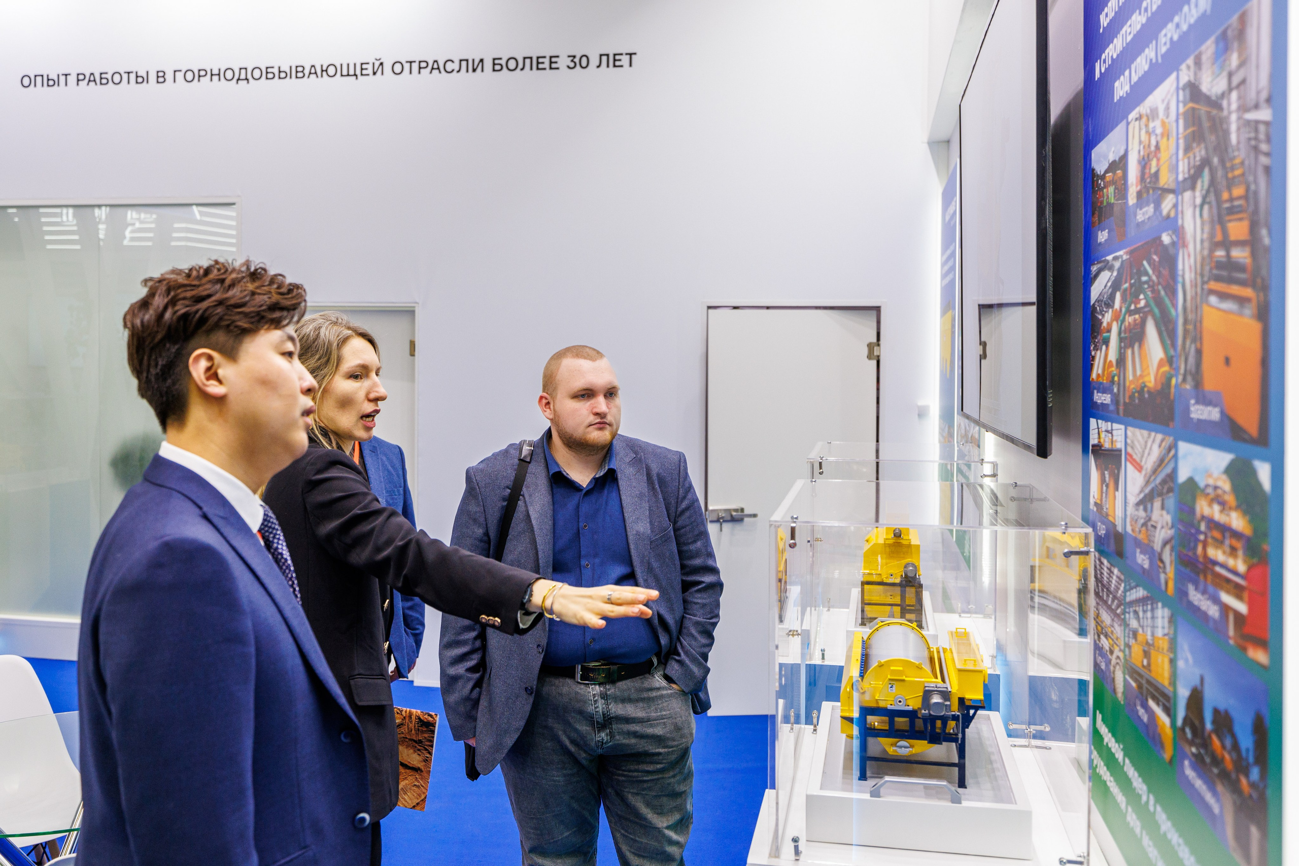 Съёмка стенда на выставке. Фотограф на мероприятие в Москве Марик