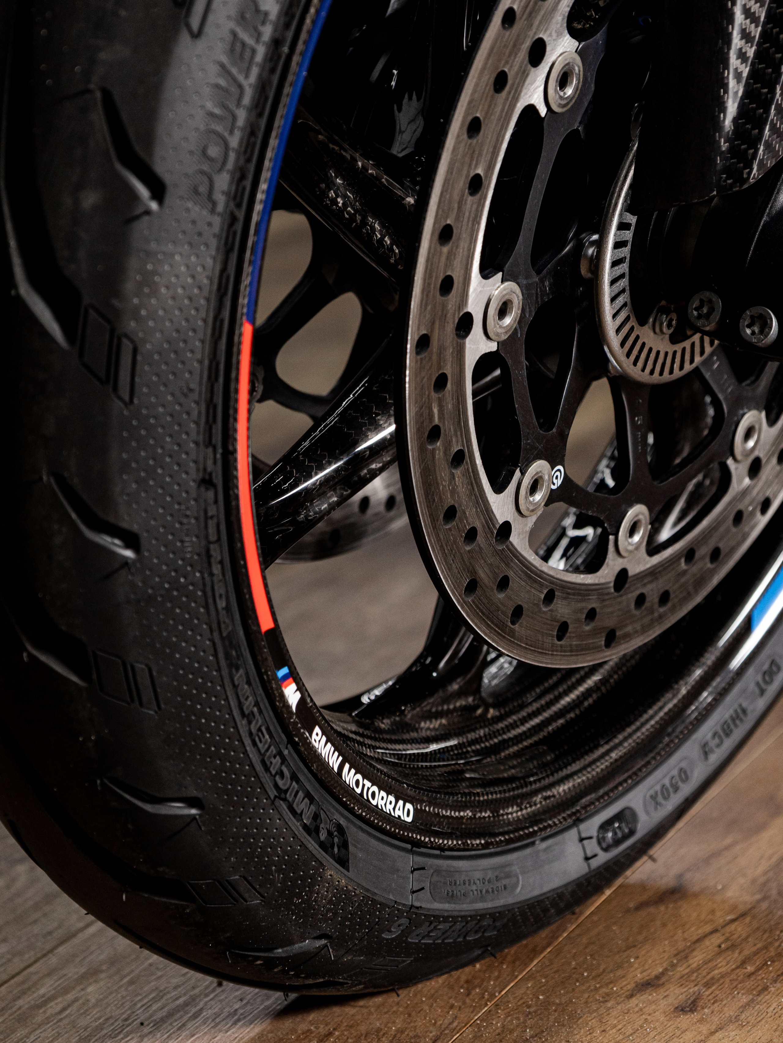 Фотосессия с мотоциклами и автомобилями. Предметный фотограф в Москве и Московской области