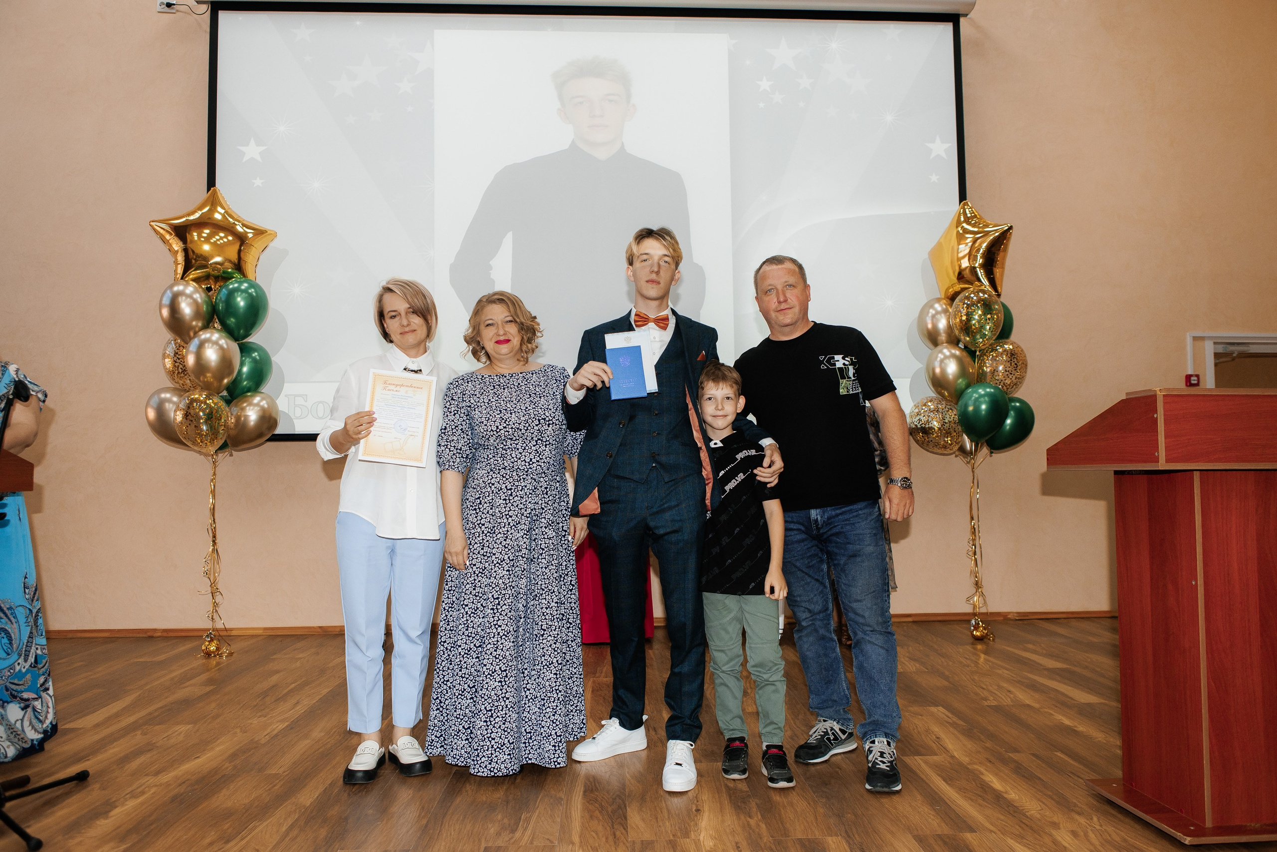 Выпускной Гимназия 12 2024 г. Свадебный и портретный Фотограф в Липецке Дмитрий Котюков