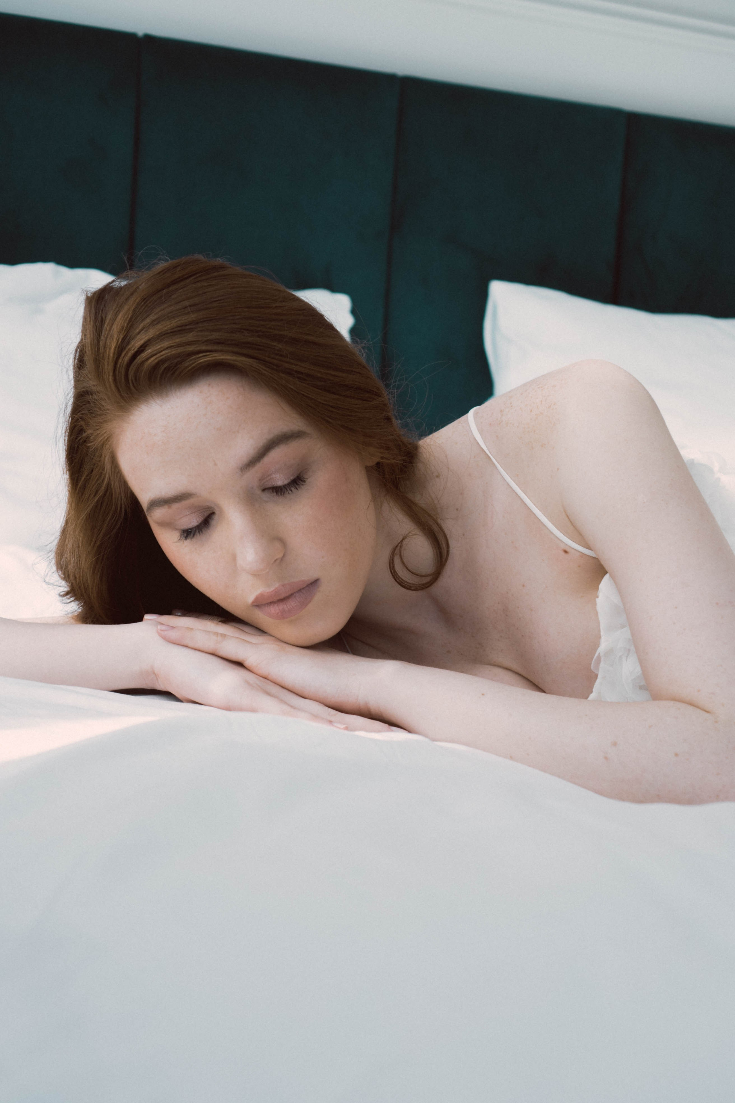 СВАДЕБНАЯ СЬЕМКА В ОТЕЛЕ. СБОРЫ ЖЕНИХА И НЕВЕСТЫ И ТАКЖЕ ТОР И ПОДГОТОВКА К ПРОГУЛКЕ. Профессиональный фотограф, Санкт-Петербург — Виктория Богомолова