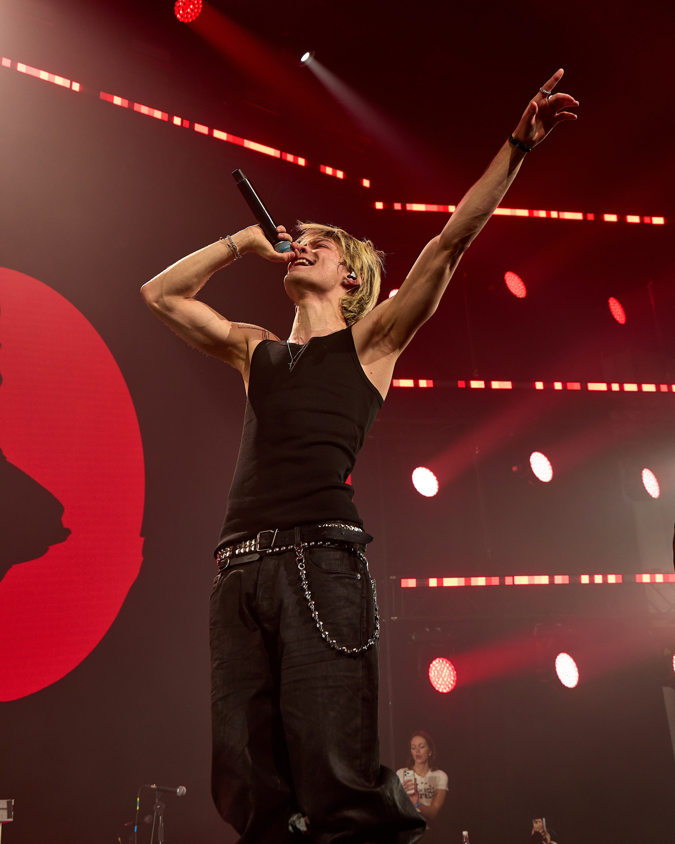 Nkeei, Unique, Artem Shilovets. Святослав Лебедев | Рекламный фотограф — Коммерческая съемка, Арт-дирекшн, AI-интеграция