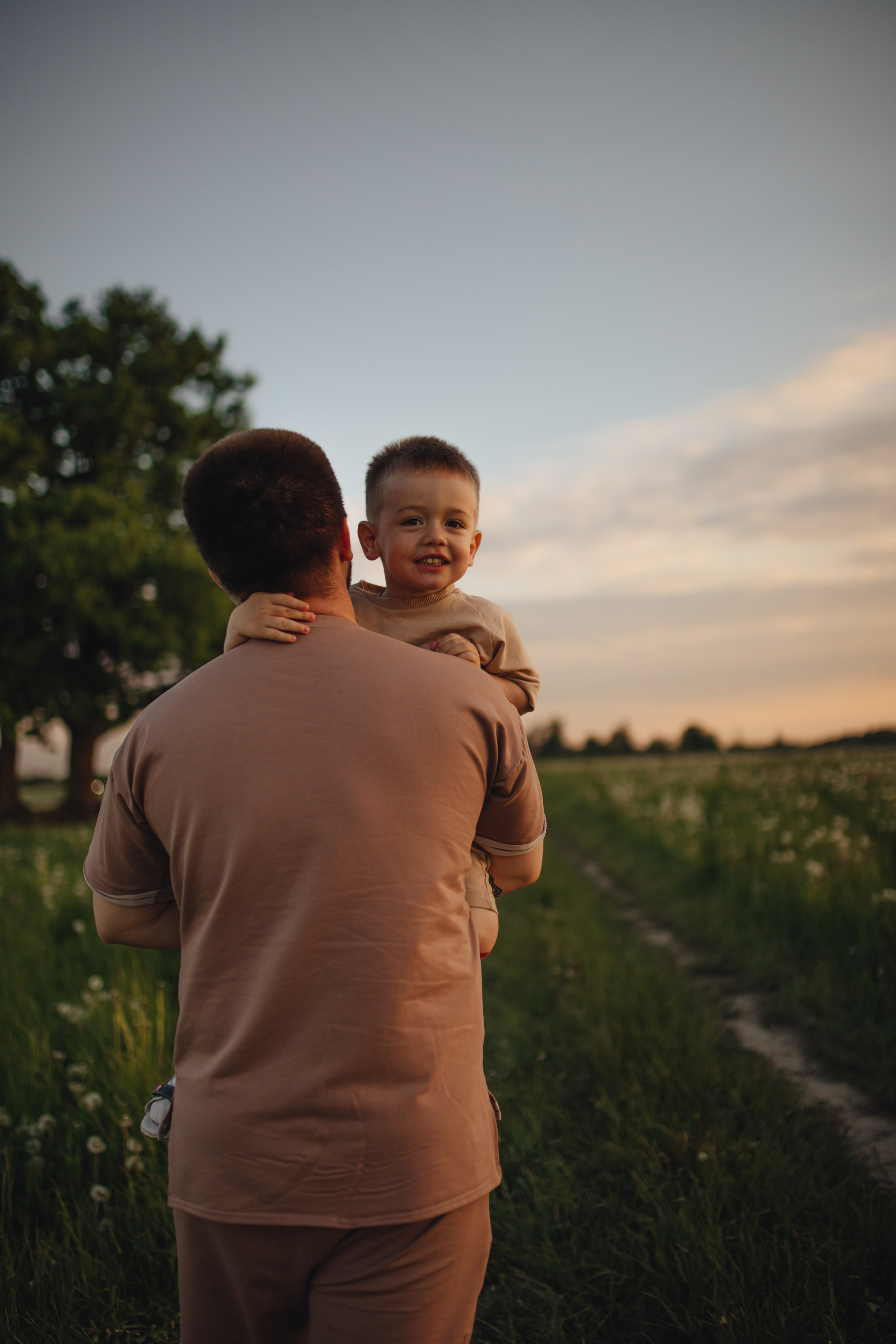 В поле на закате. Фотограф Винокурова Кристина в Санкт-Петербурге