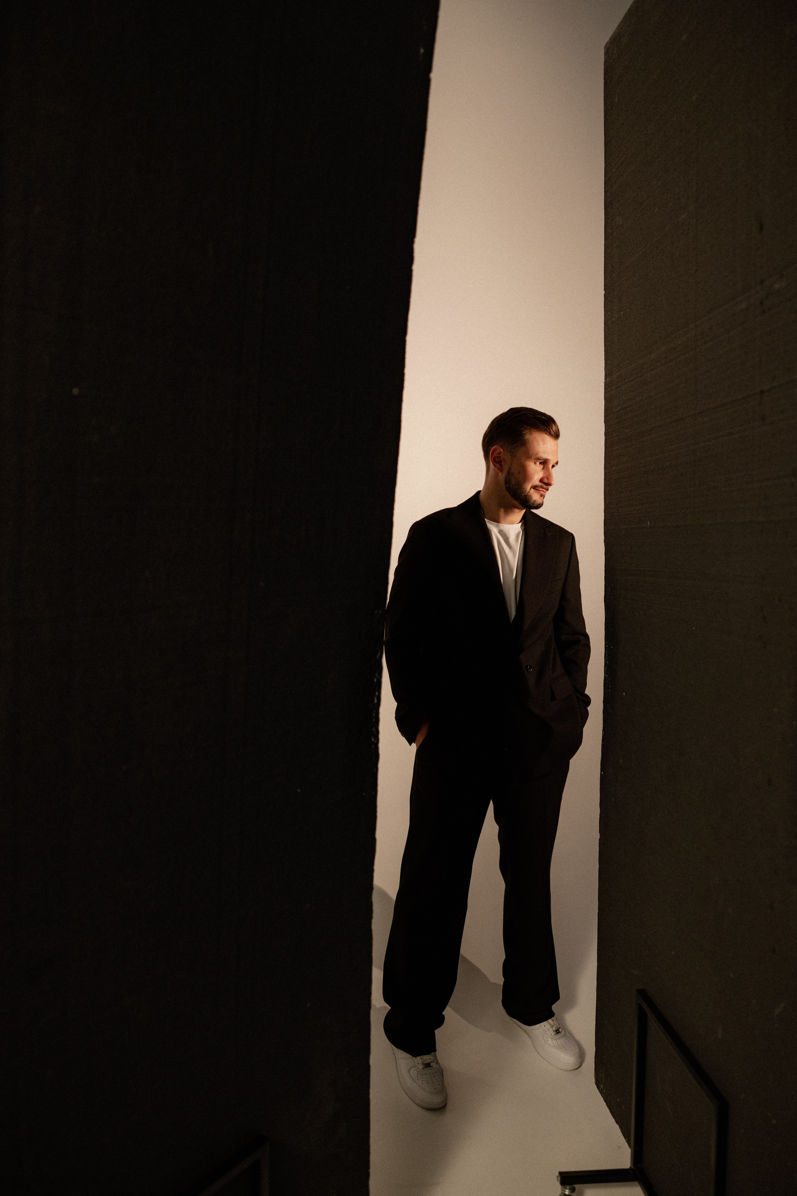 Контакты. Ведущий Дмитрий Ширяев