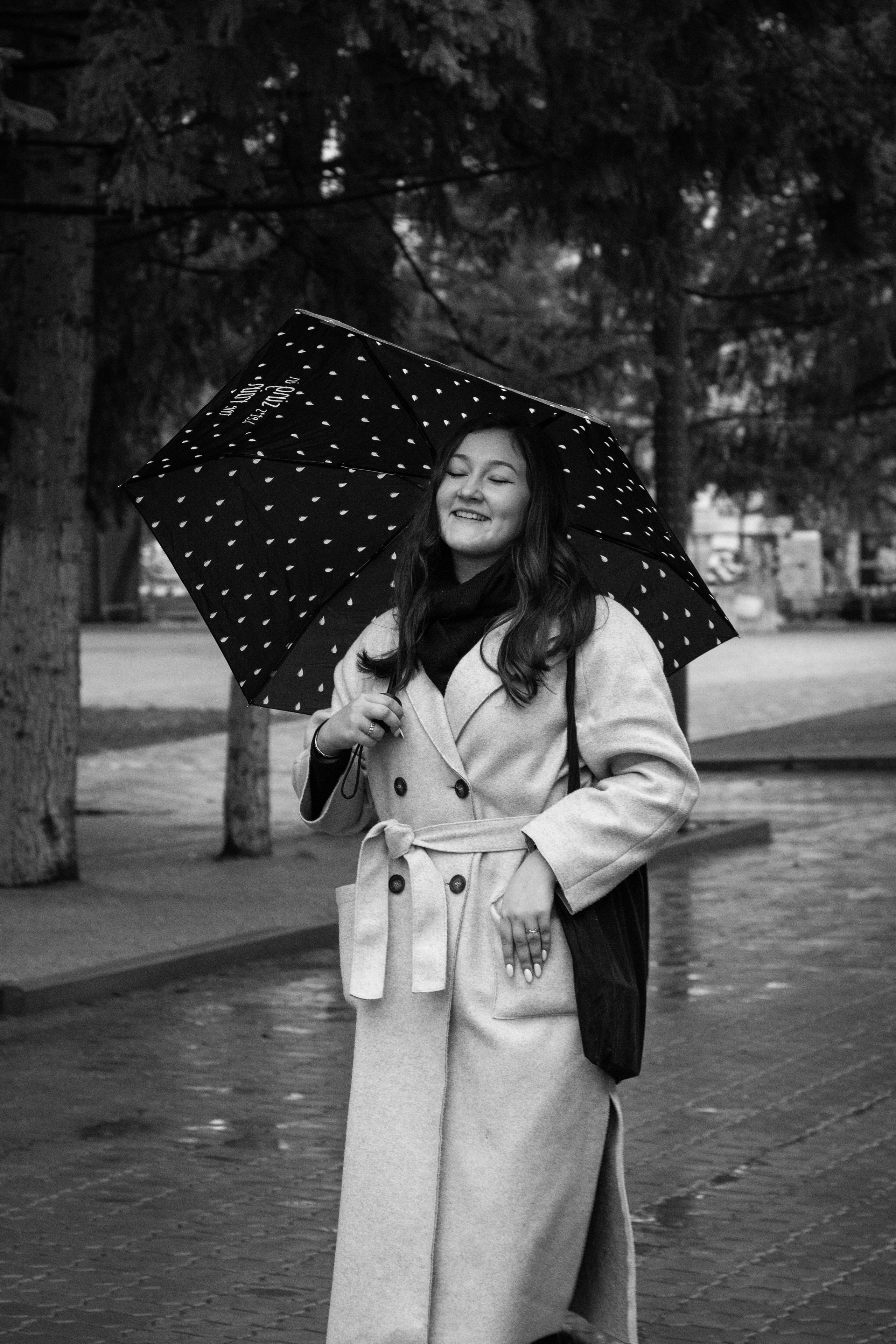 Осеняя прогулочная фотосессия девушки в городе Томск