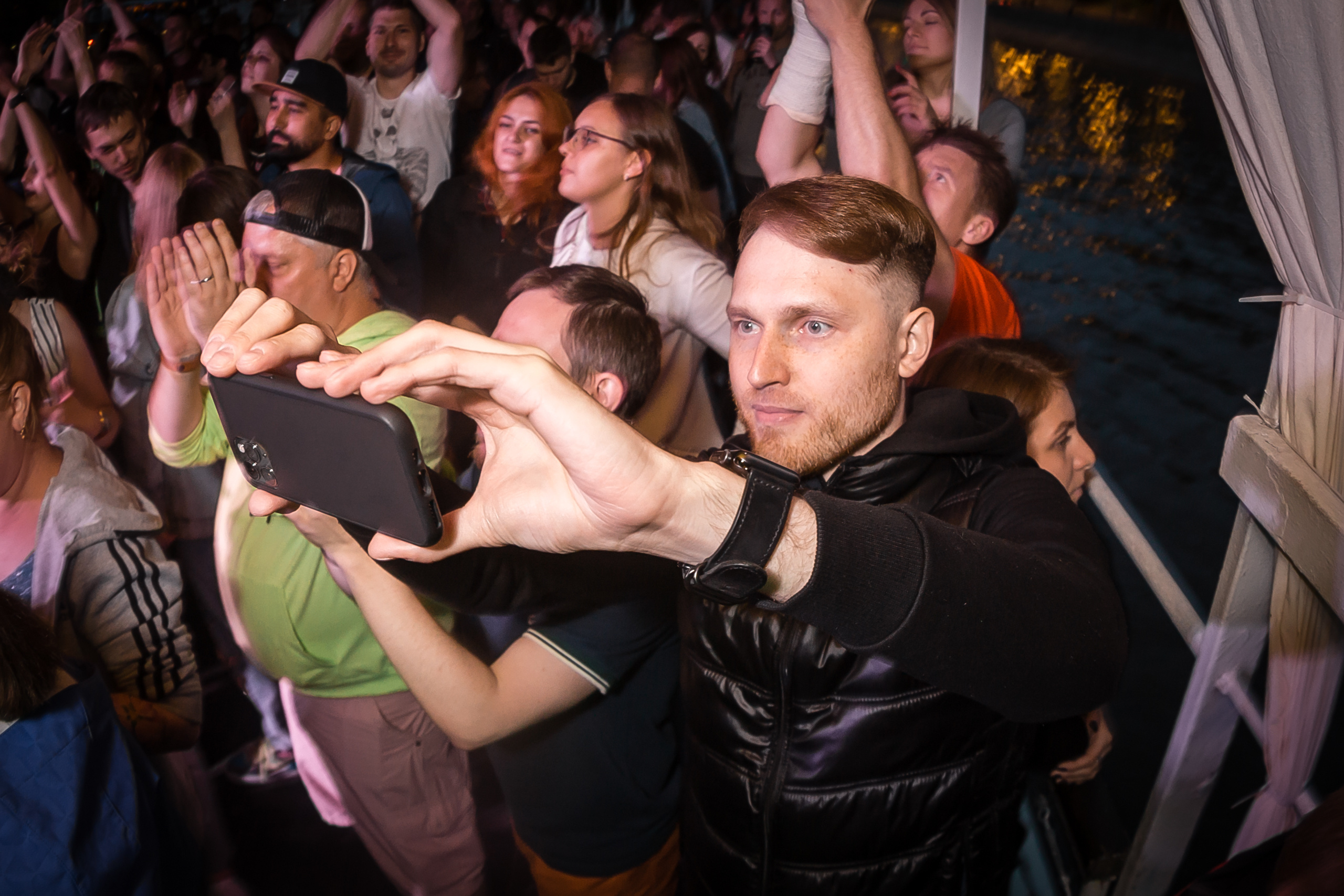 Прогулка на кораблике с Элизиумом. Фотографиня Мария Дикова