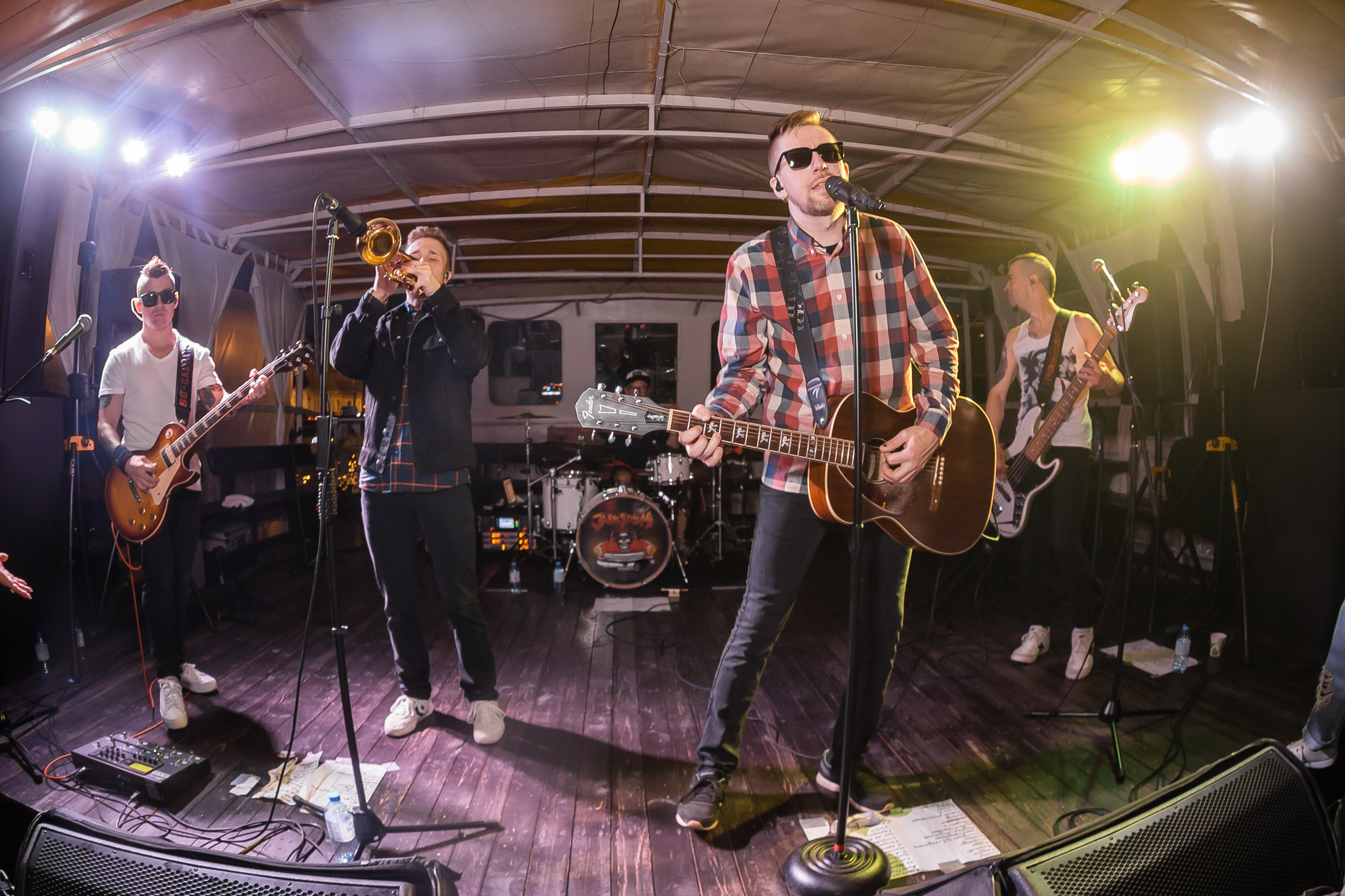 Прогулка на кораблике с Элизиумом. Фотографиня Мария Дикова