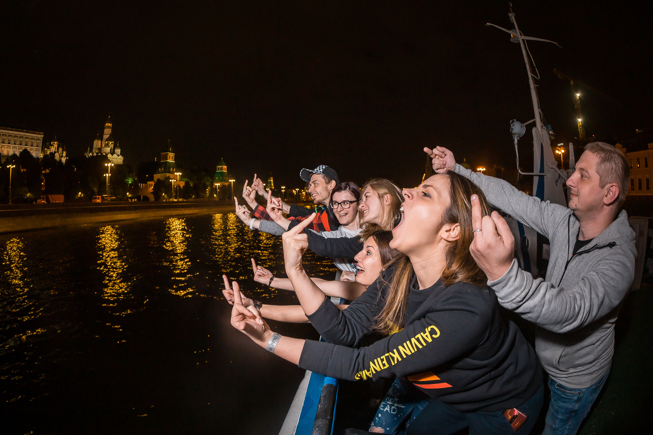 Прогулка на кораблике с Элизиумом. Фотографиня Мария Дикова