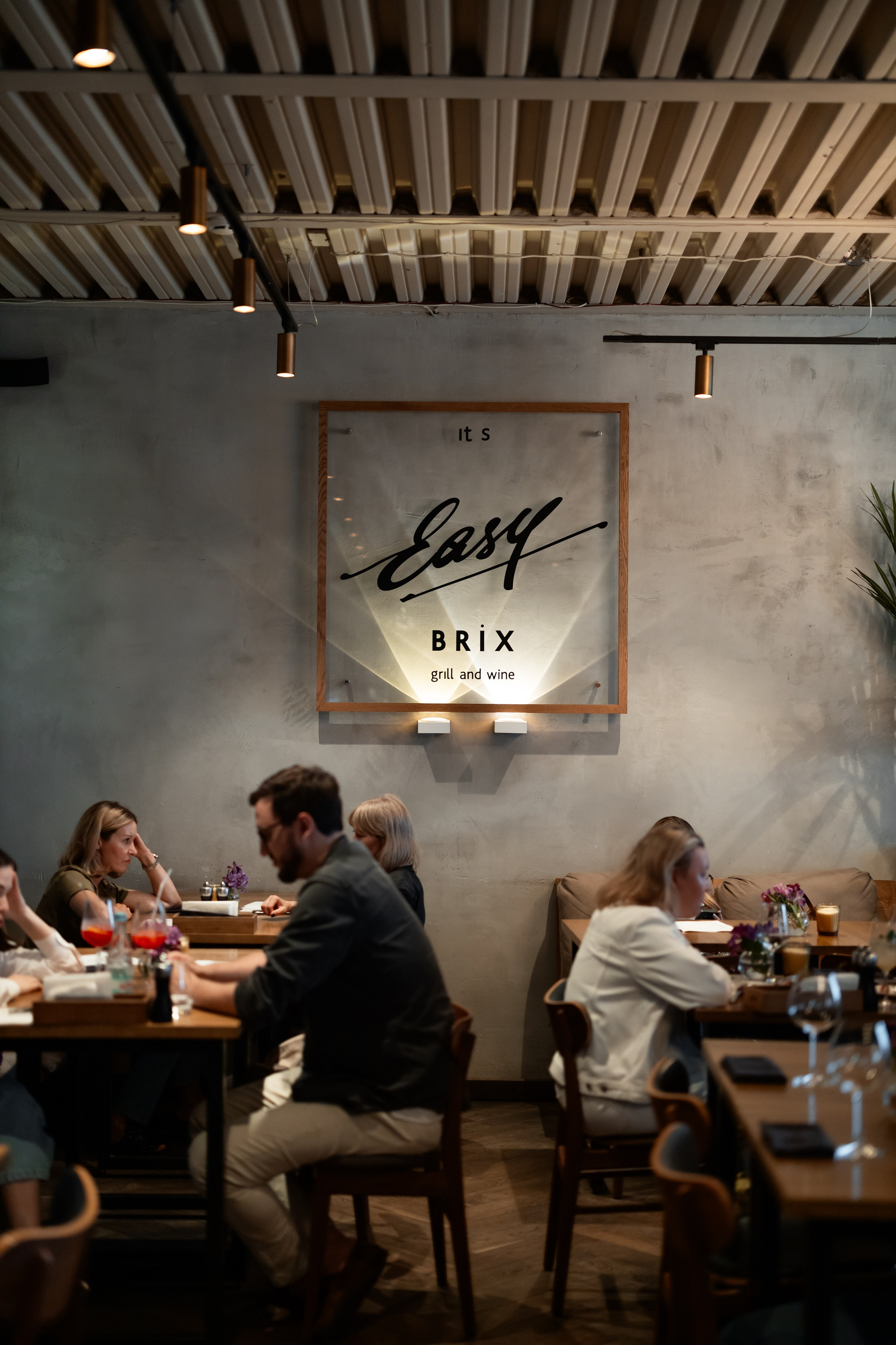 Бар «BRIX». Агентство по фото и видео съемке