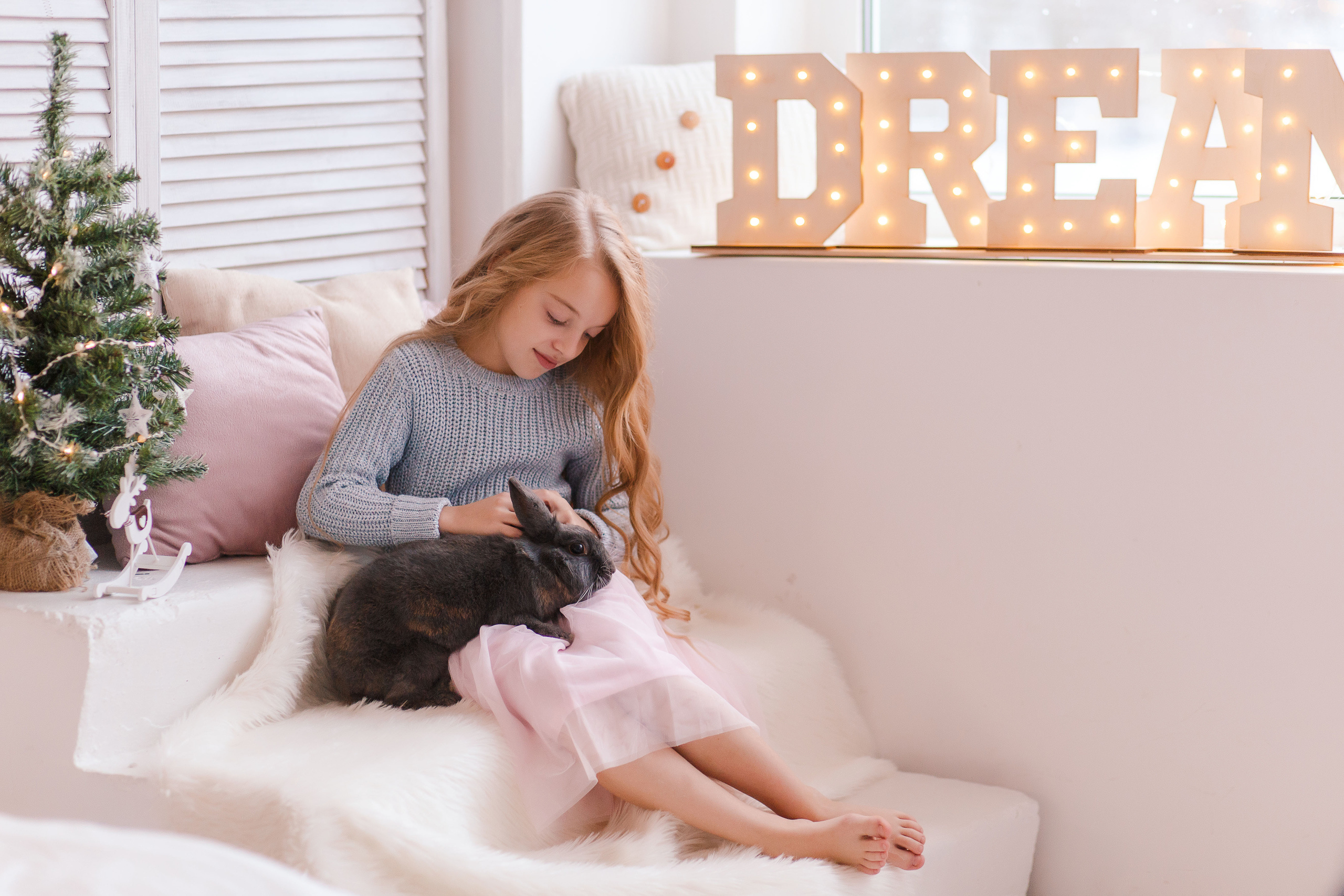 Семейная фотосессия в фотостудии и на природе в Твери. Свадебный и семейный фотограф в Твери и Тверской области