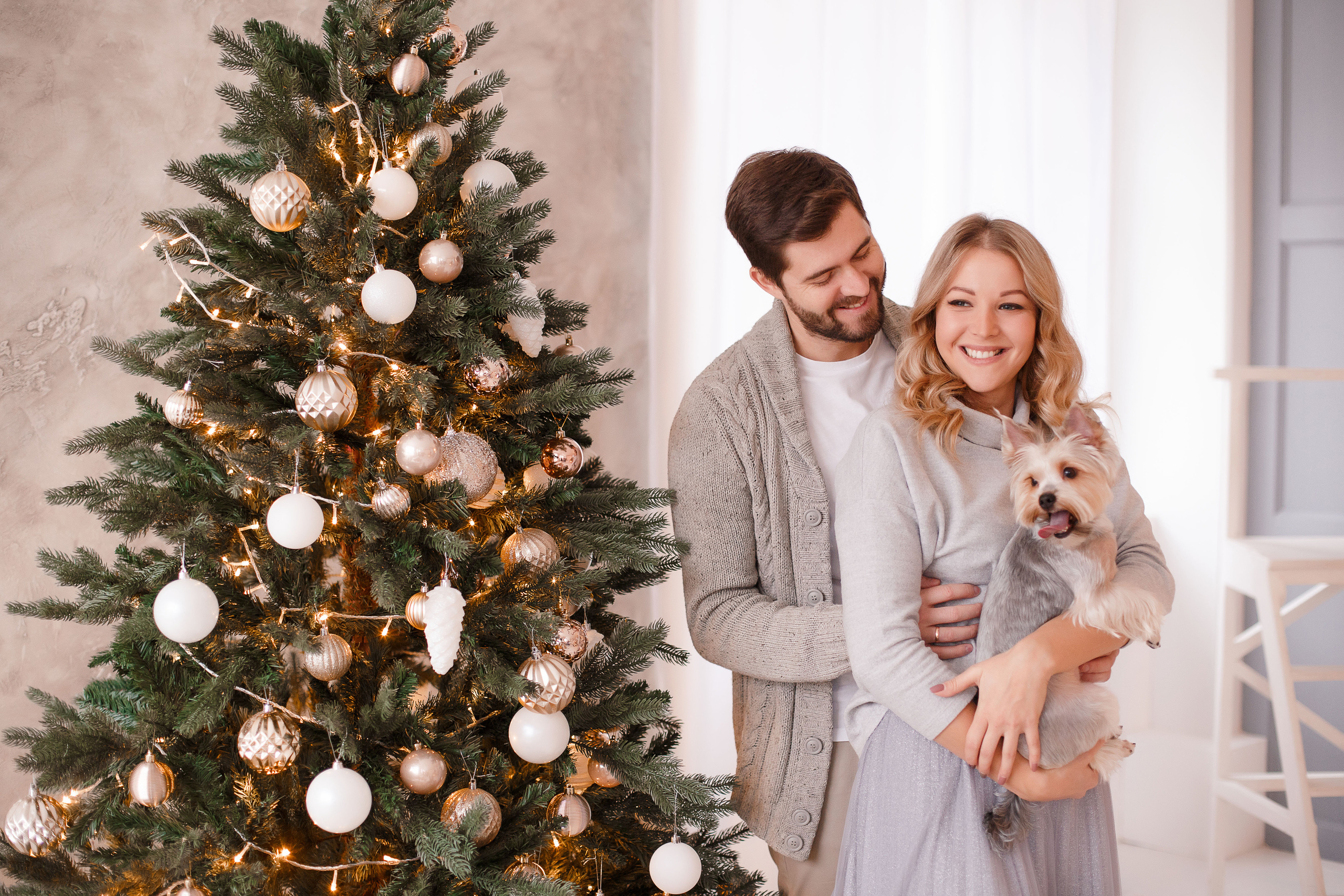 Семейная фотосессия в фотостудии и на природе в Твери. Свадебный и семейный фотограф в Твери и Тверской области