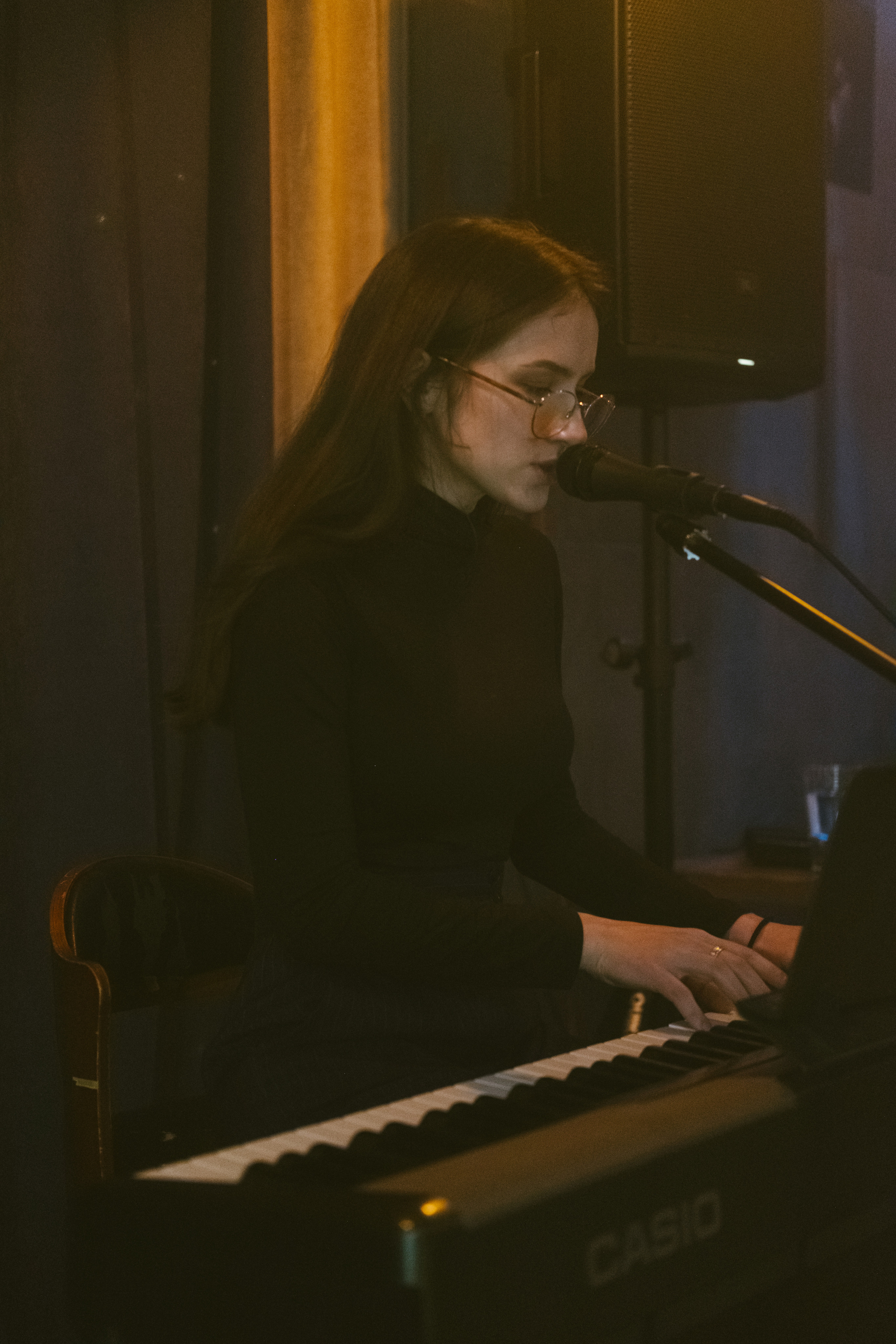 Концерт в кальянной Мистери. Фотограф в Иркутске Анна Мирошникова