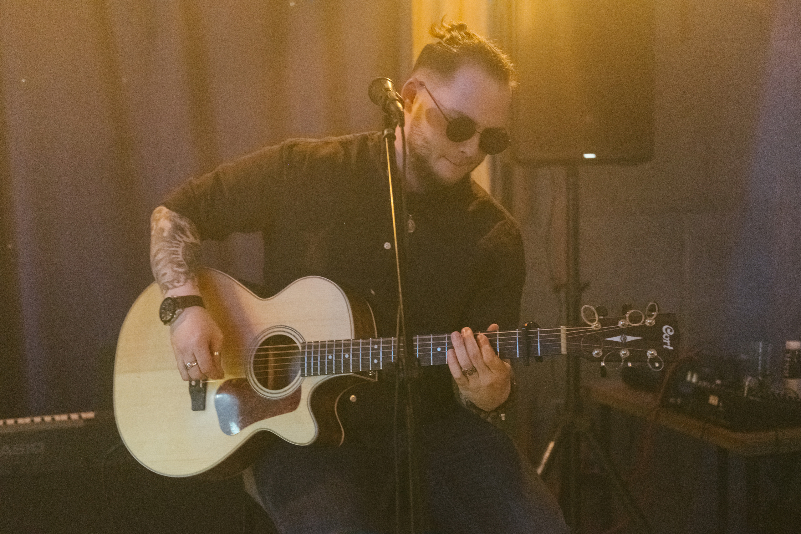 Концерт в кальянной Мистери. Фотограф в Иркутске Анна Мирошникова