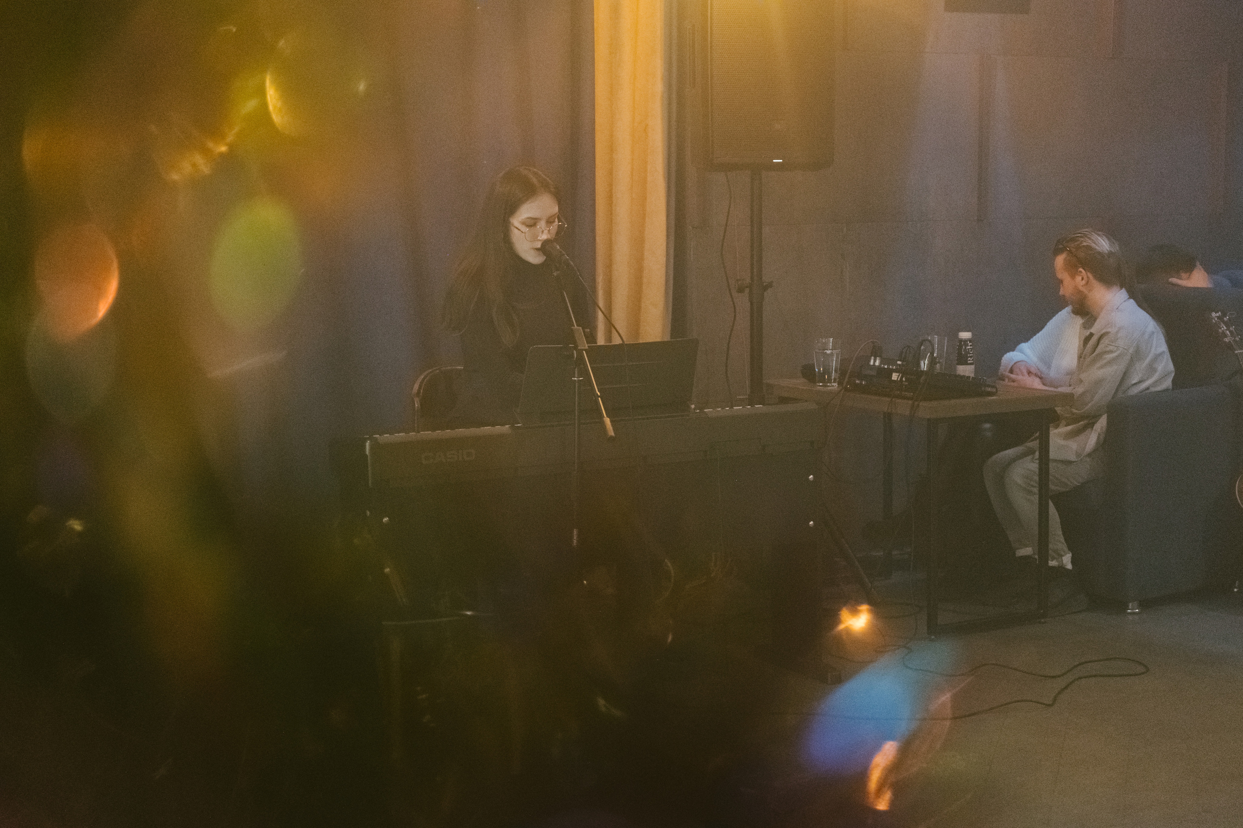 Концерт в кальянной Мистери. Фотограф в Иркутске Анна Мирошникова