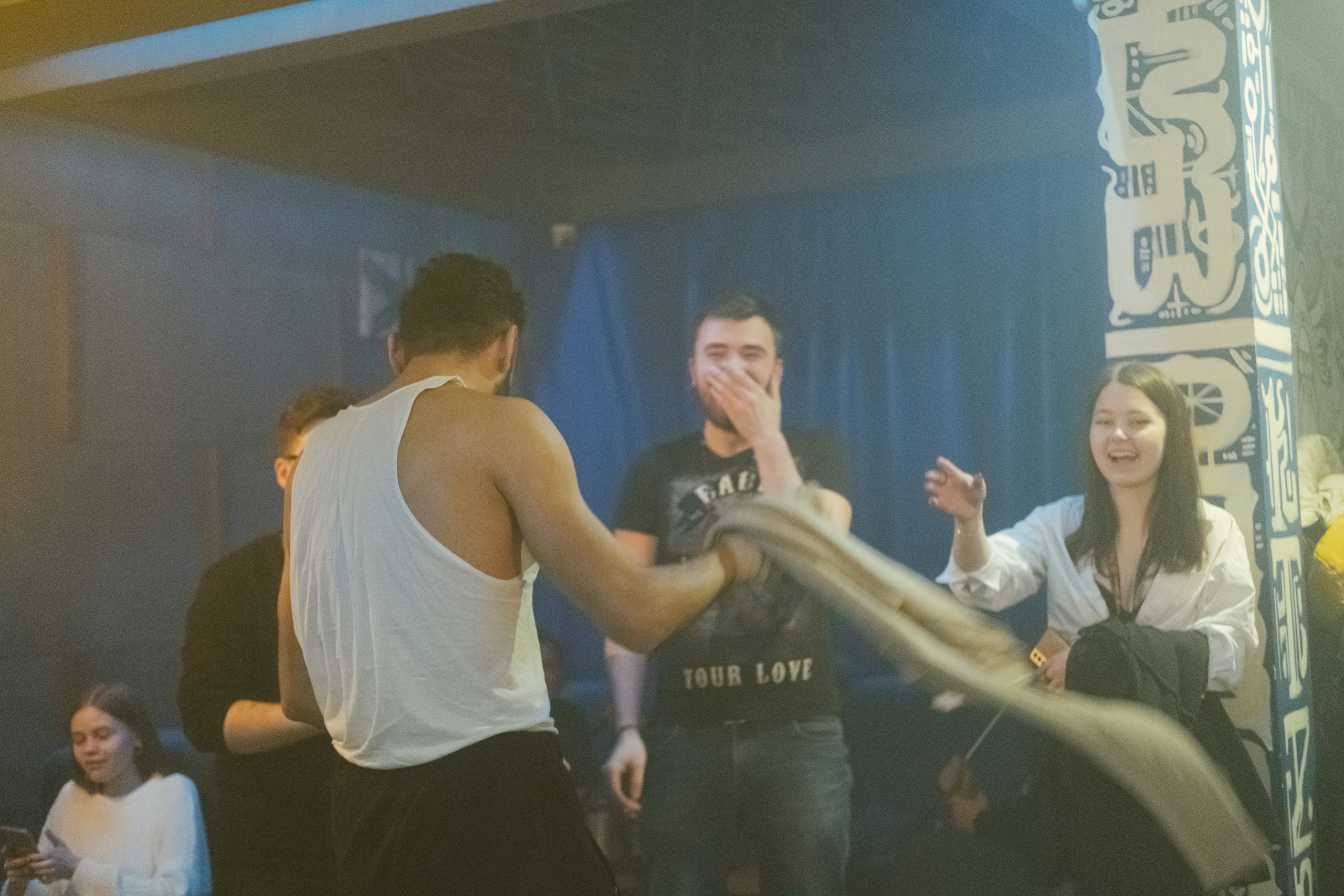 Концерт в кальянной Мистери. Фотограф в Иркутске Анна Мирошникова