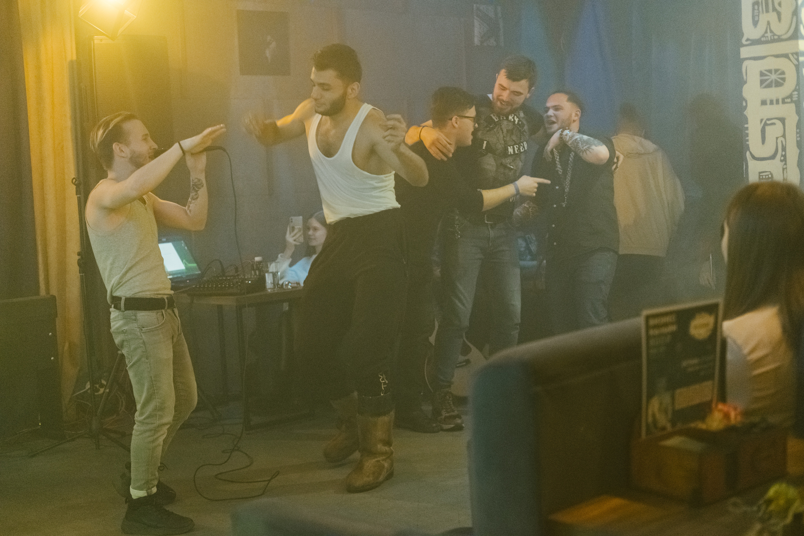 Концерт в кальянной Мистери. Фотограф в Иркутске Анна Мирошникова