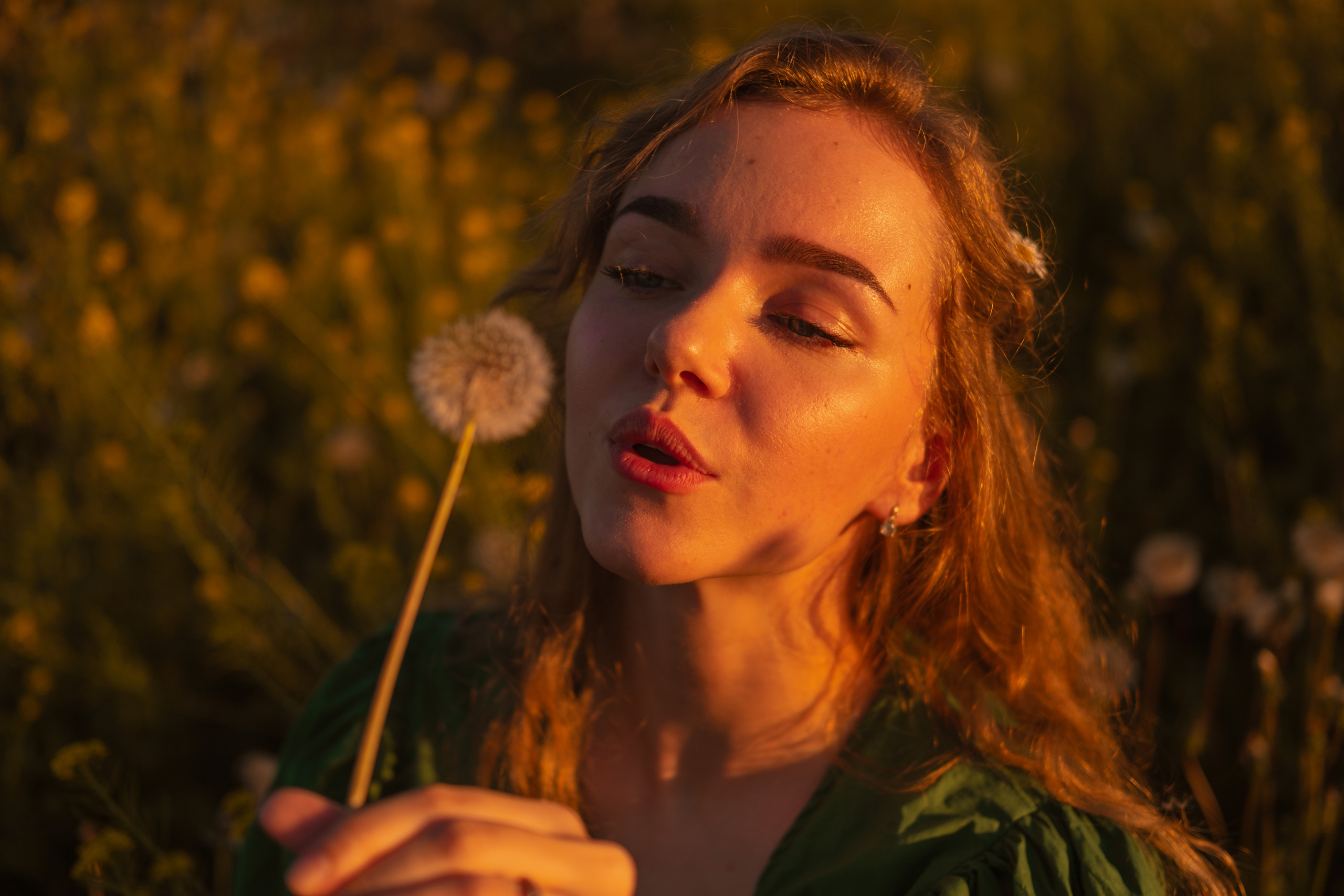 Танюша в поле цветов. Фотограф в Иркутске Анна Мирошникова