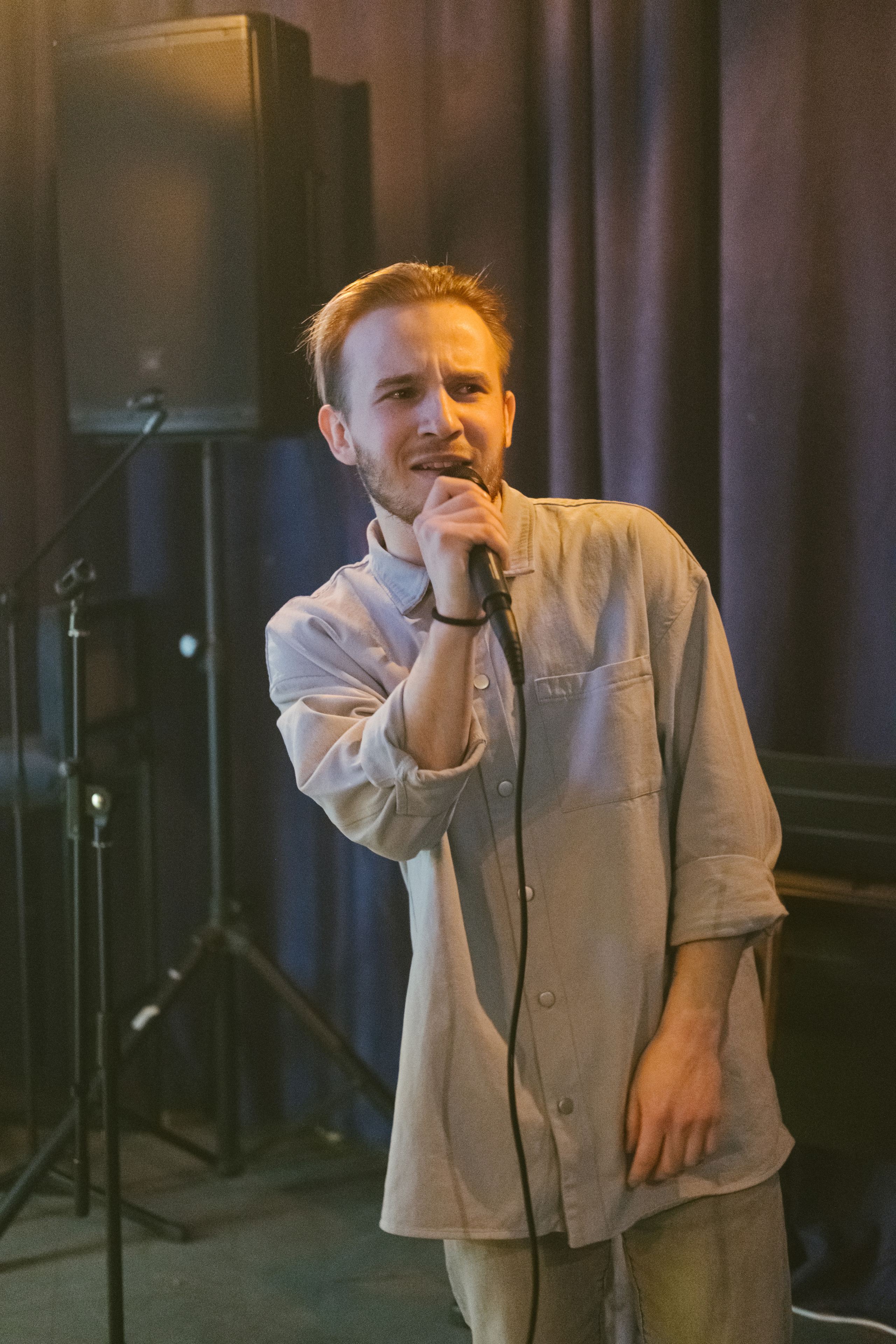 Концерт в кальянной Мистери. Фотограф в Иркутске Анна Мирошникова