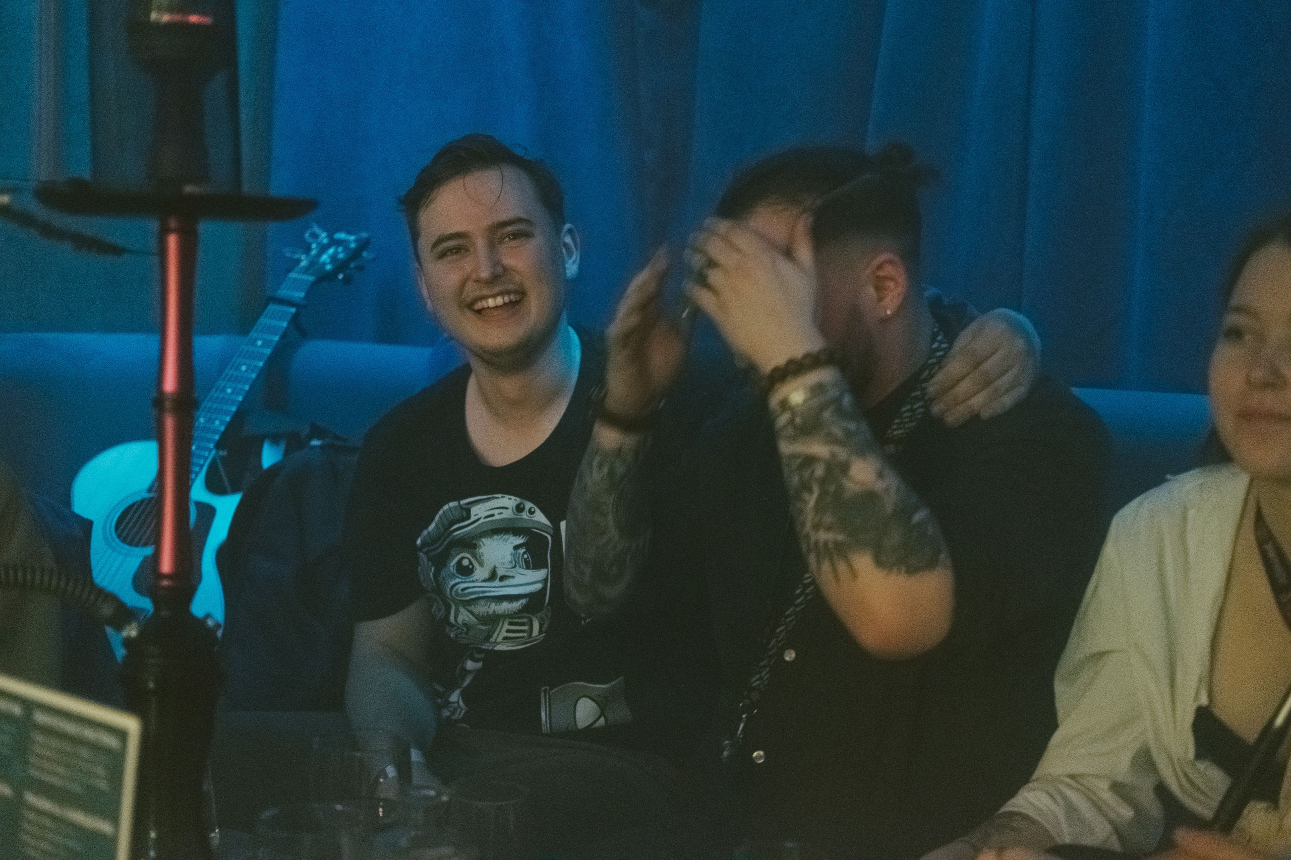 Концерт в кальянной Мистери. Фотограф в Иркутске Анна Мирошникова