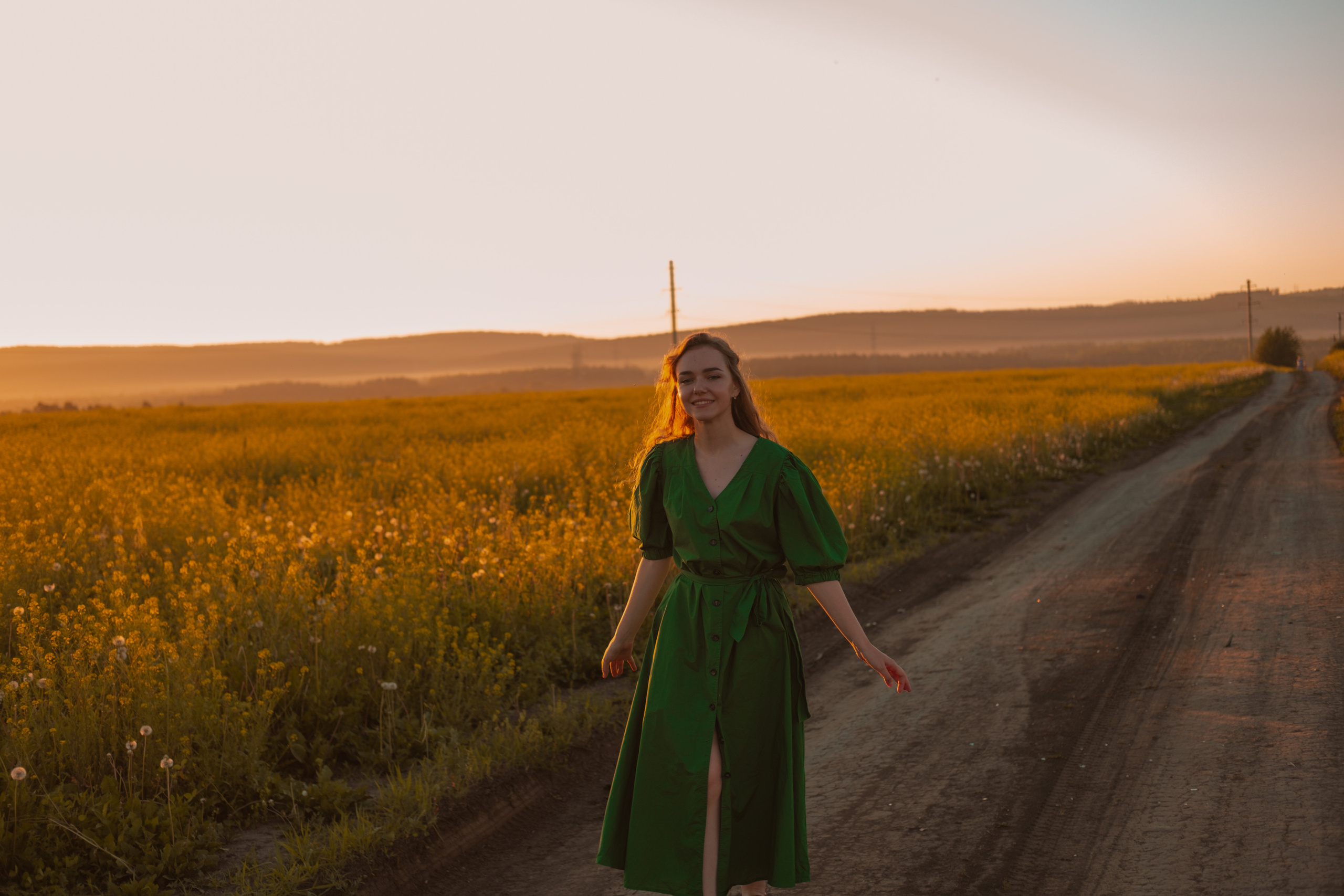 Танюша в поле цветов. Фотограф в Иркутске Анна Мирошникова