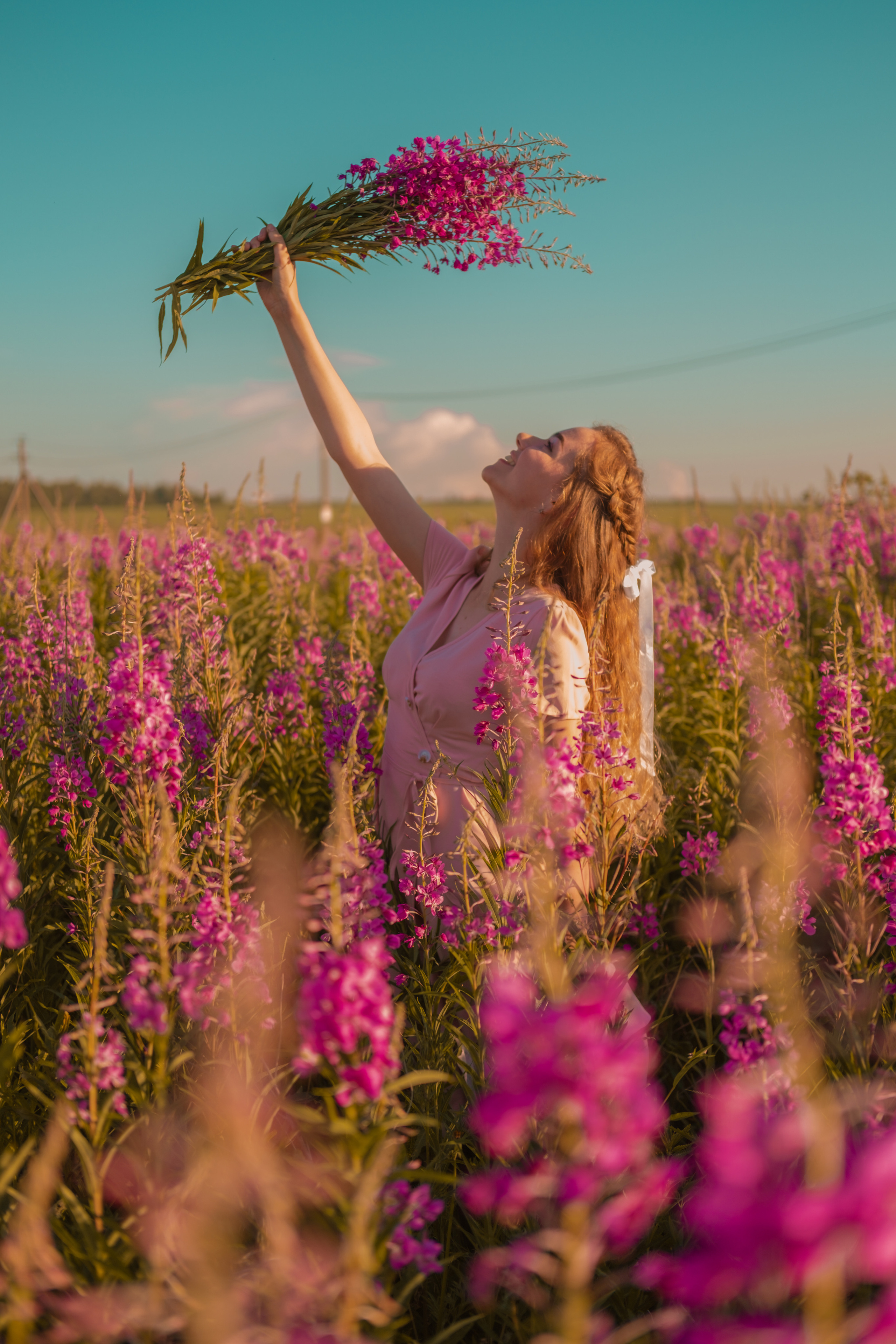 Танюша в поле цветов. Фотограф в Иркутске Анна Мирошникова