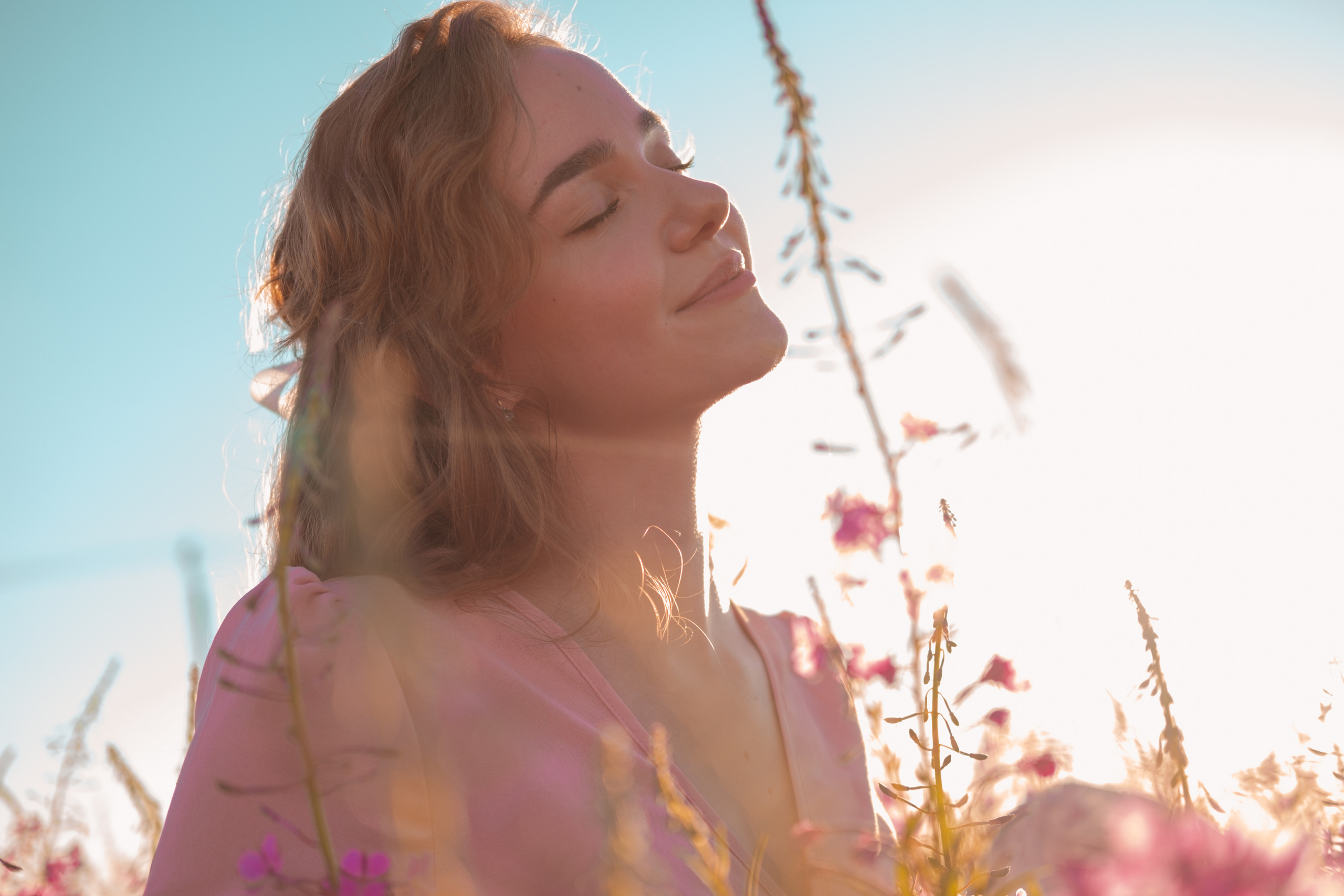 Танюша в поле цветов. Фотограф в Иркутске Анна Мирошникова