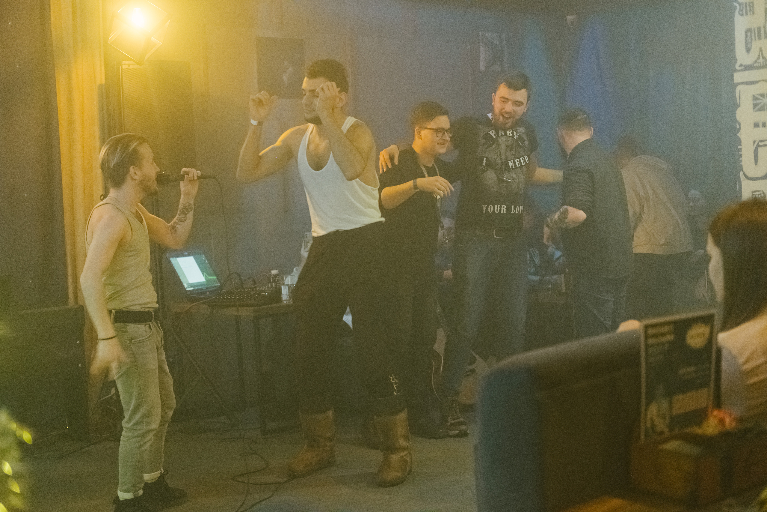 Концерт в кальянной Мистери. Фотограф в Иркутске Анна Мирошникова