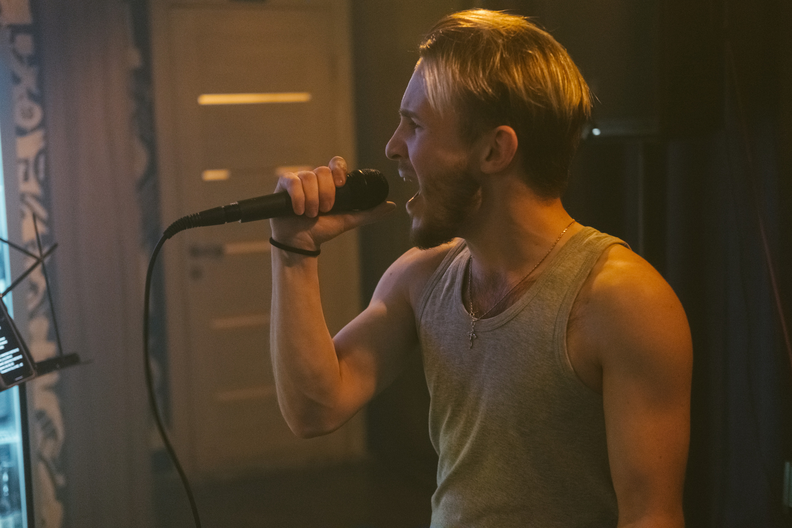 Концерт в кальянной Мистери. Фотограф в Иркутске Анна Мирошникова