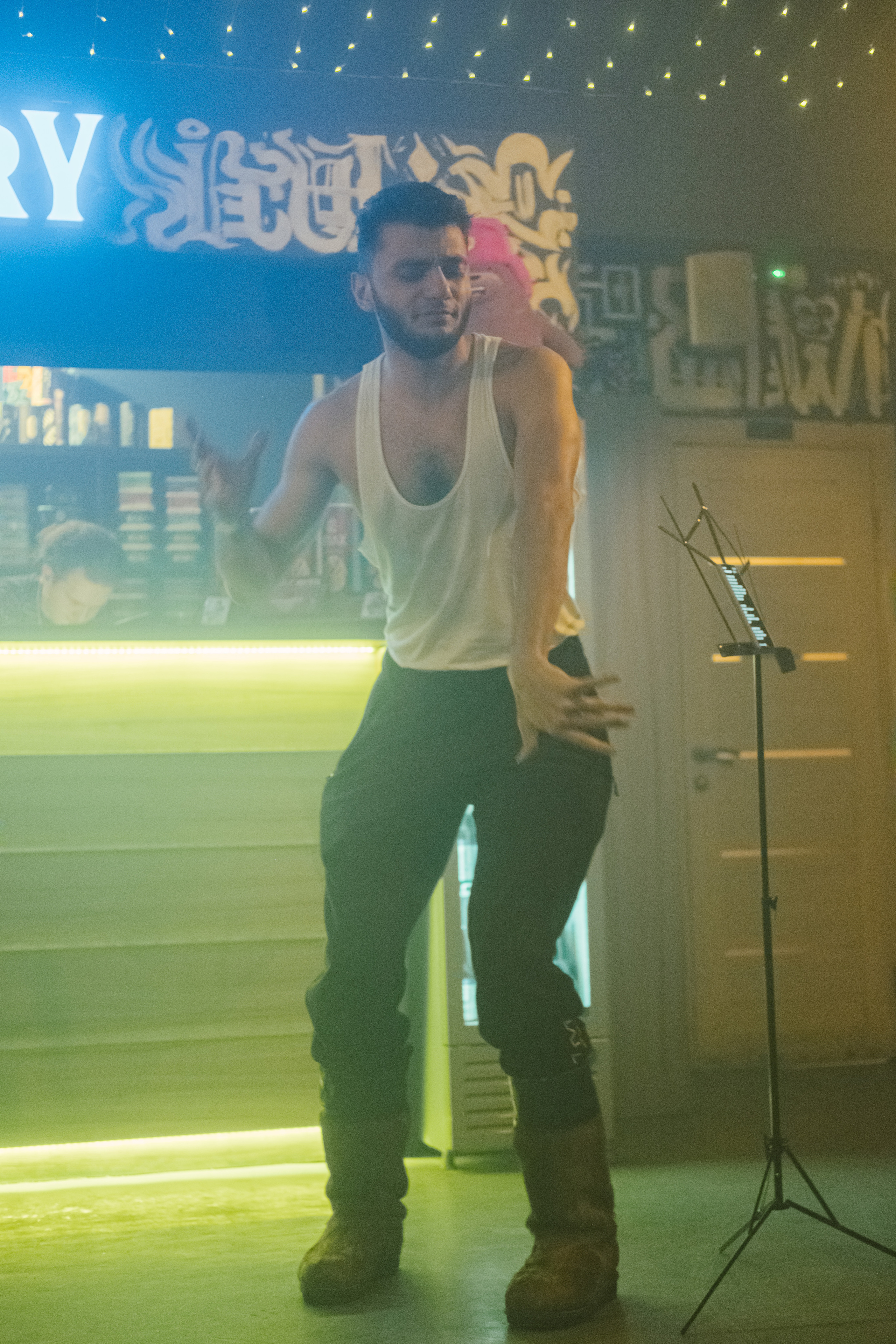 Концерт в кальянной Мистери. Фотограф в Иркутске Анна Мирошникова