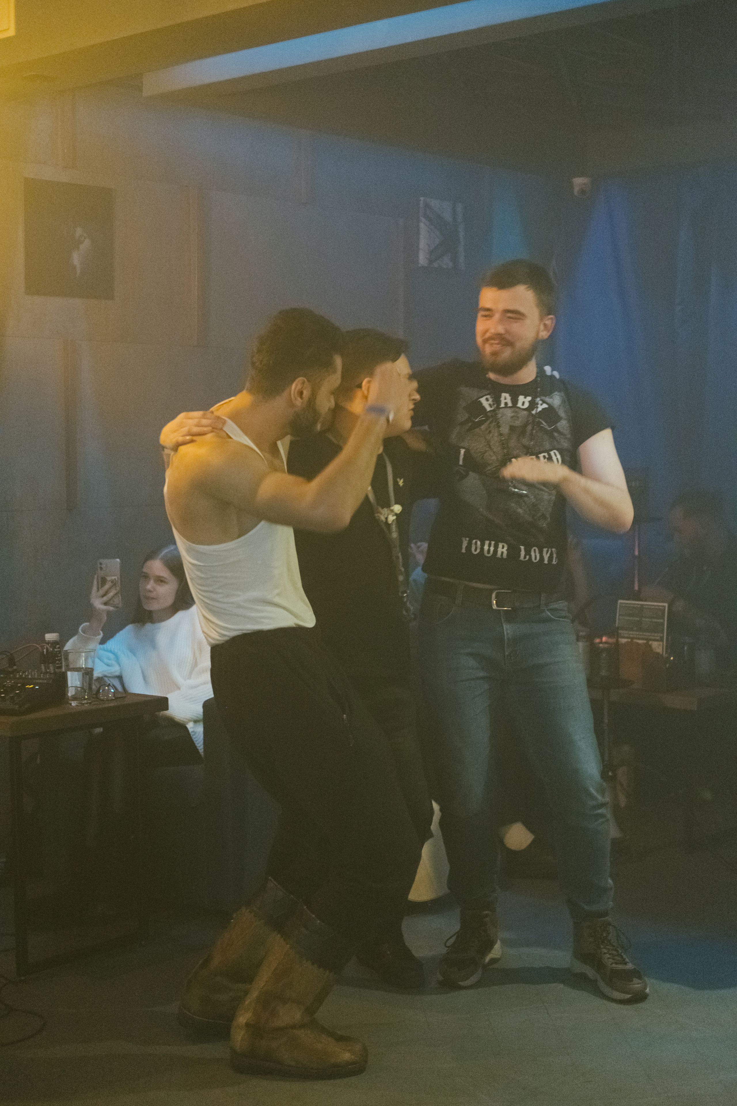 Концерт в кальянной Мистери. Фотограф в Иркутске Анна Мирошникова