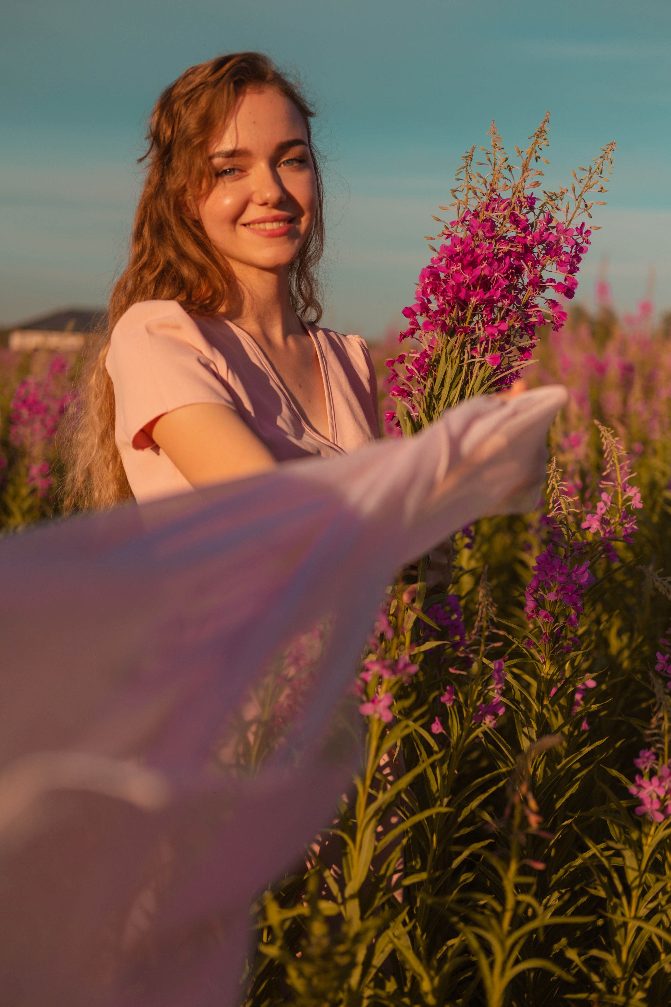 Танюша в поле цветов. Фотограф в Иркутске Анна Мирошникова