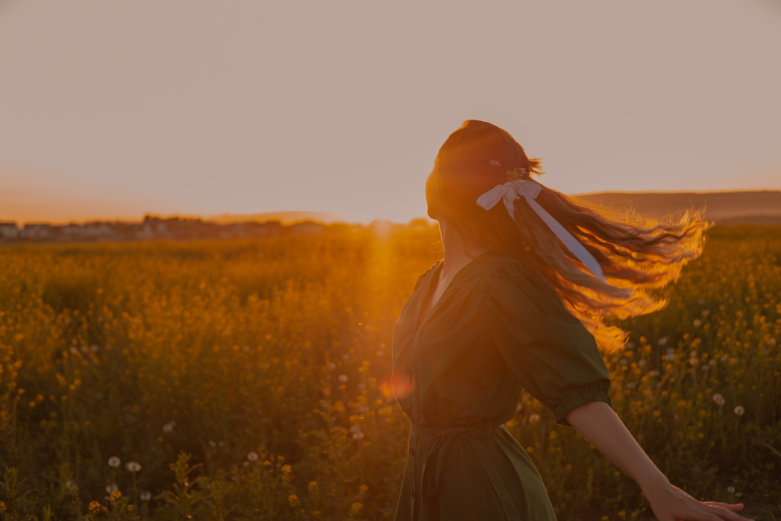 Танюша в поле цветов. Фотограф в Иркутске Анна Мирошникова