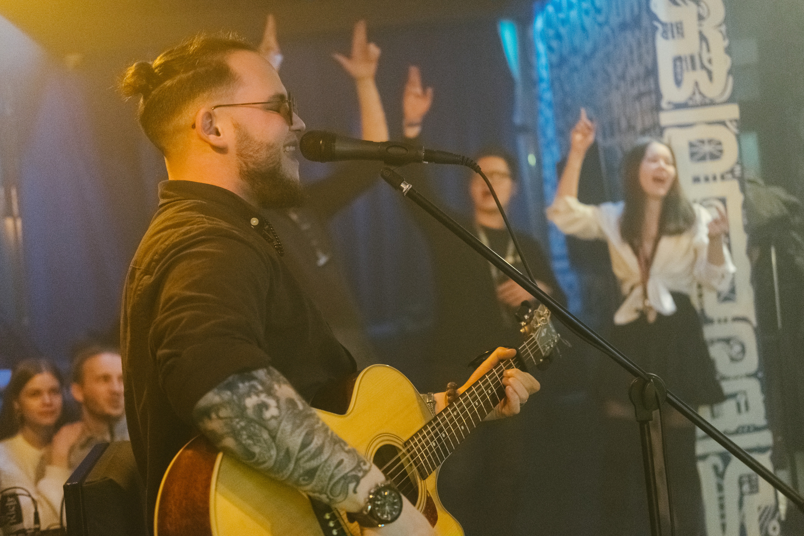 Концерт в кальянной Мистери. Фотограф в Иркутске Анна Мирошникова