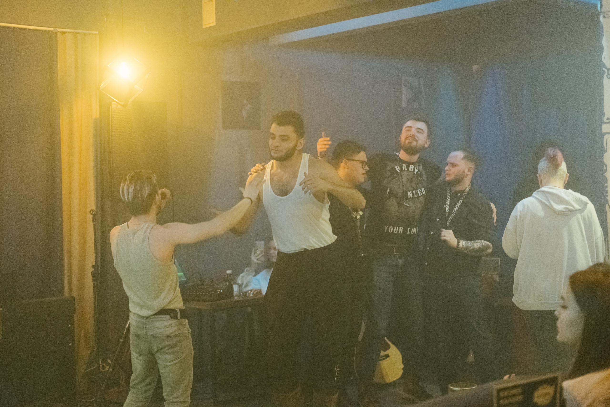 Концерт в кальянной Мистери. Фотограф в Иркутске Анна Мирошникова