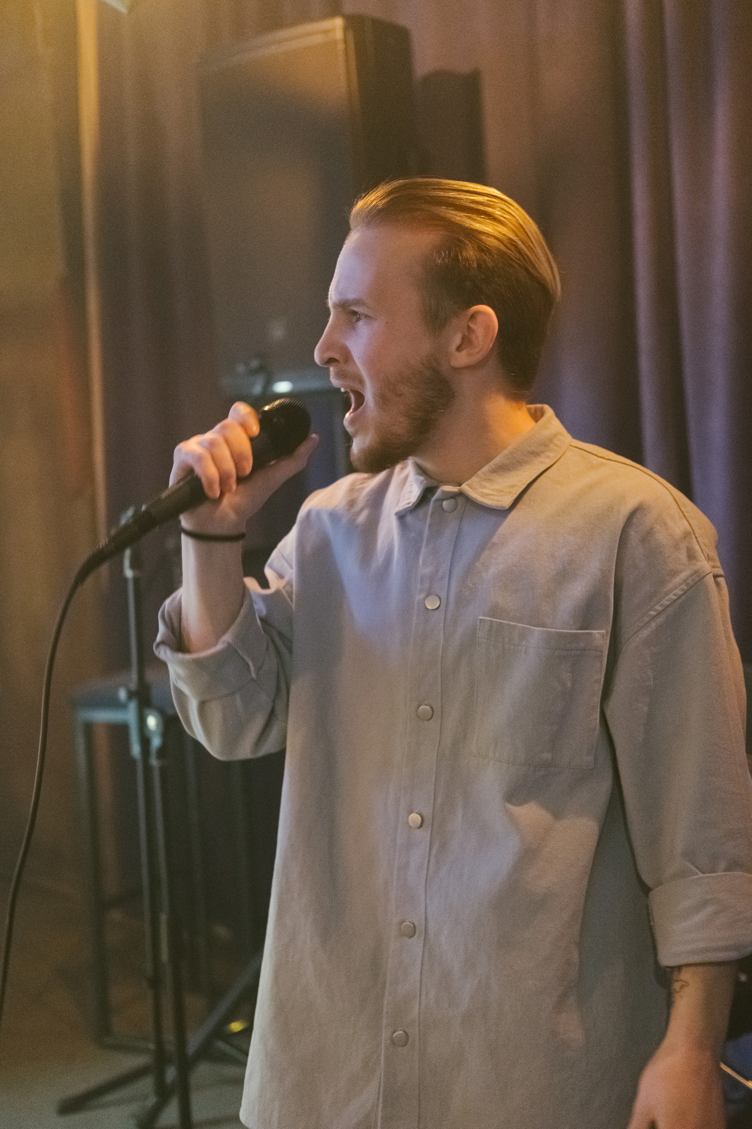 Концерт в кальянной Мистери. Фотограф в Иркутске Анна Мирошникова