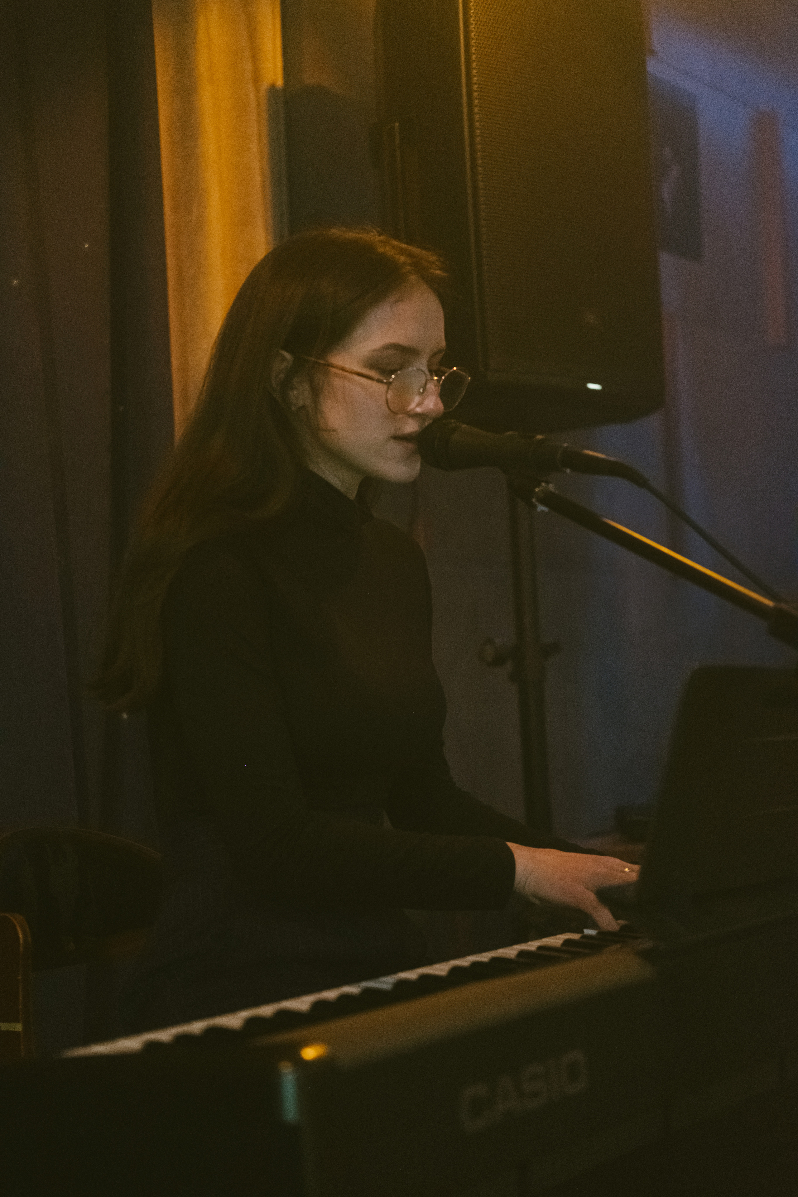 Концерт в кальянной Мистери. Фотограф в Иркутске Анна Мирошникова